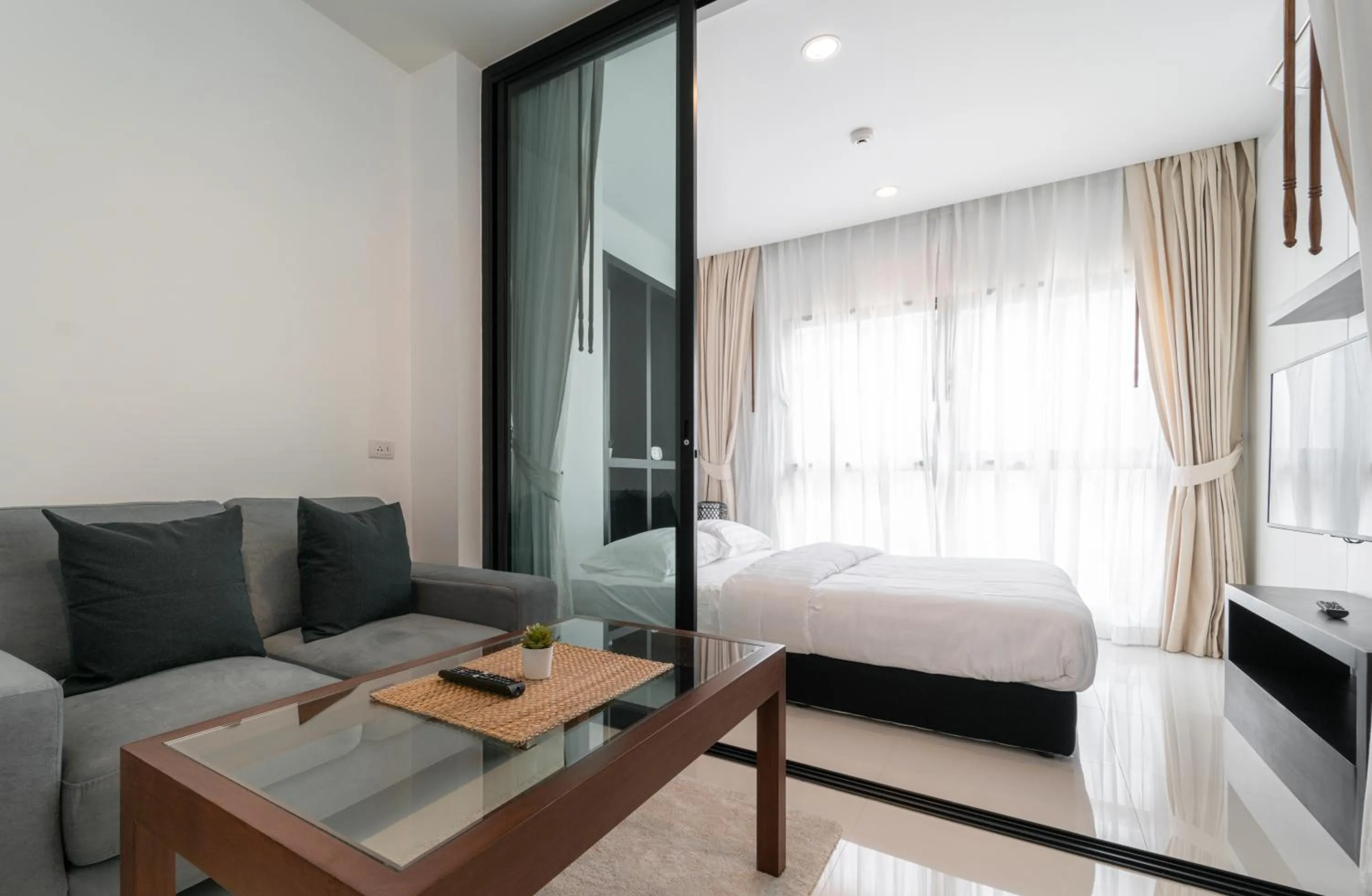Photo of the whole room, Bed in Siamplaengna Residence สยามแปลงนา เรสซิเดนท์