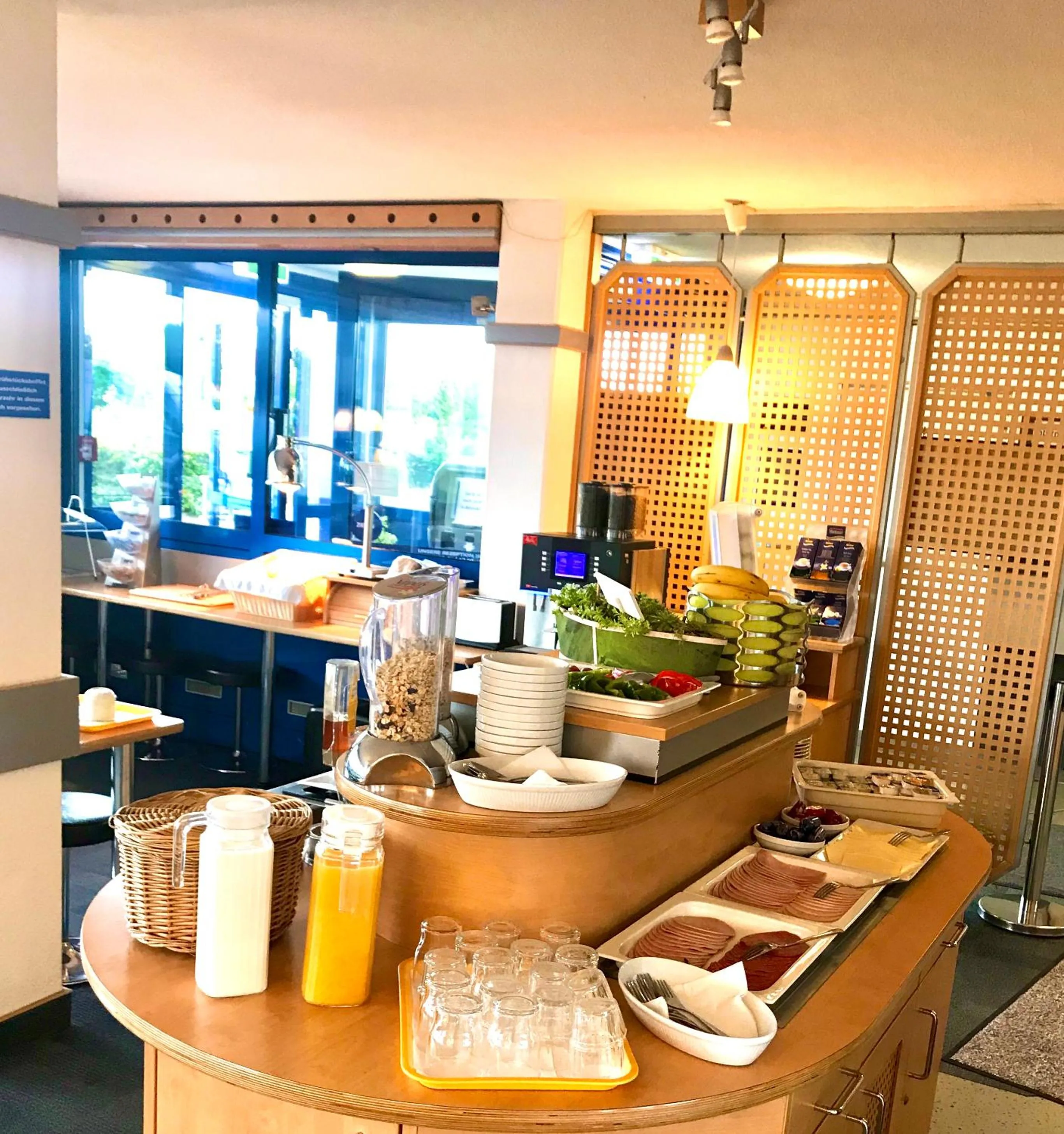 Restaurant/places to eat in CREO Hotel Dessau