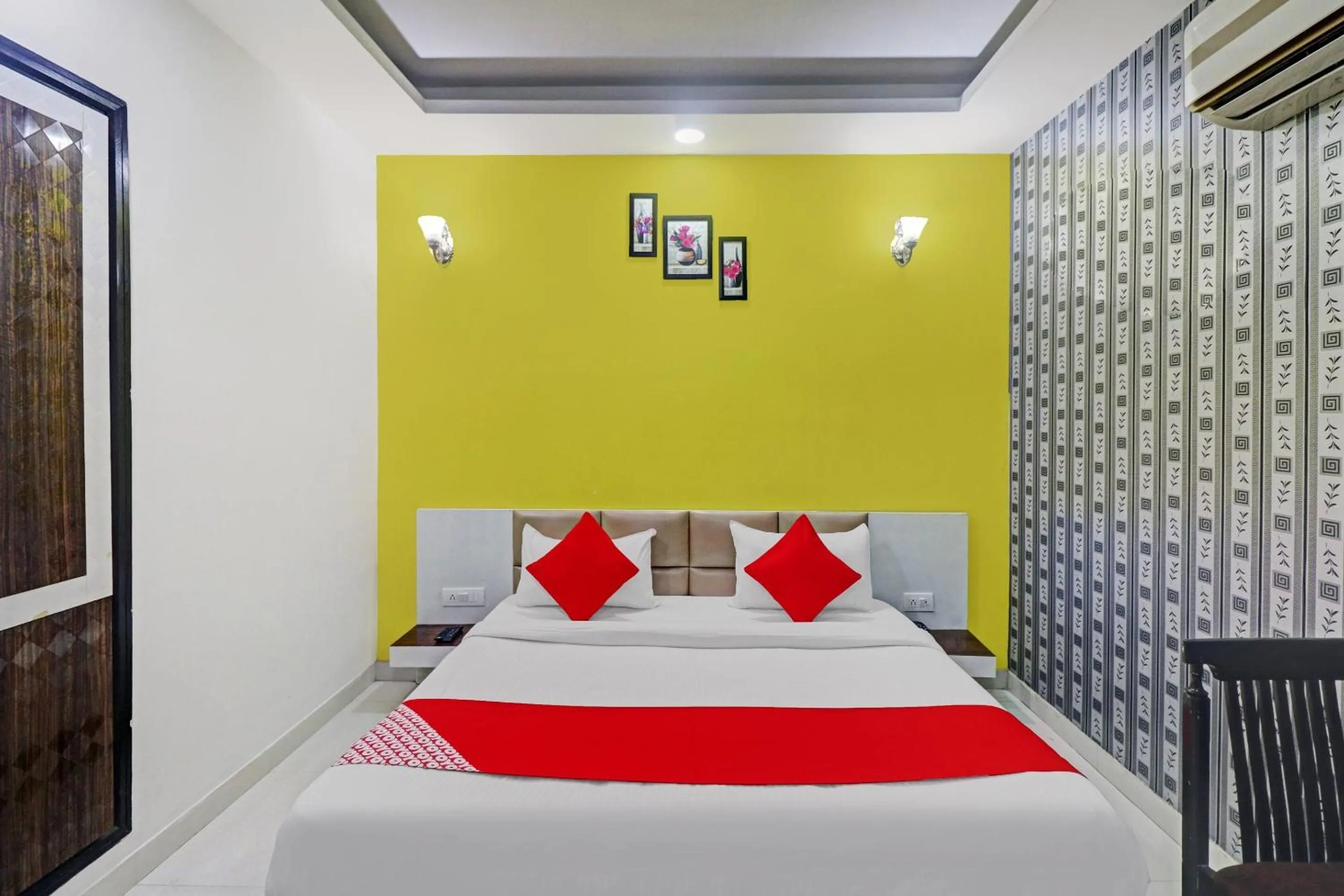 Bedroom in Hotel O Star Inn