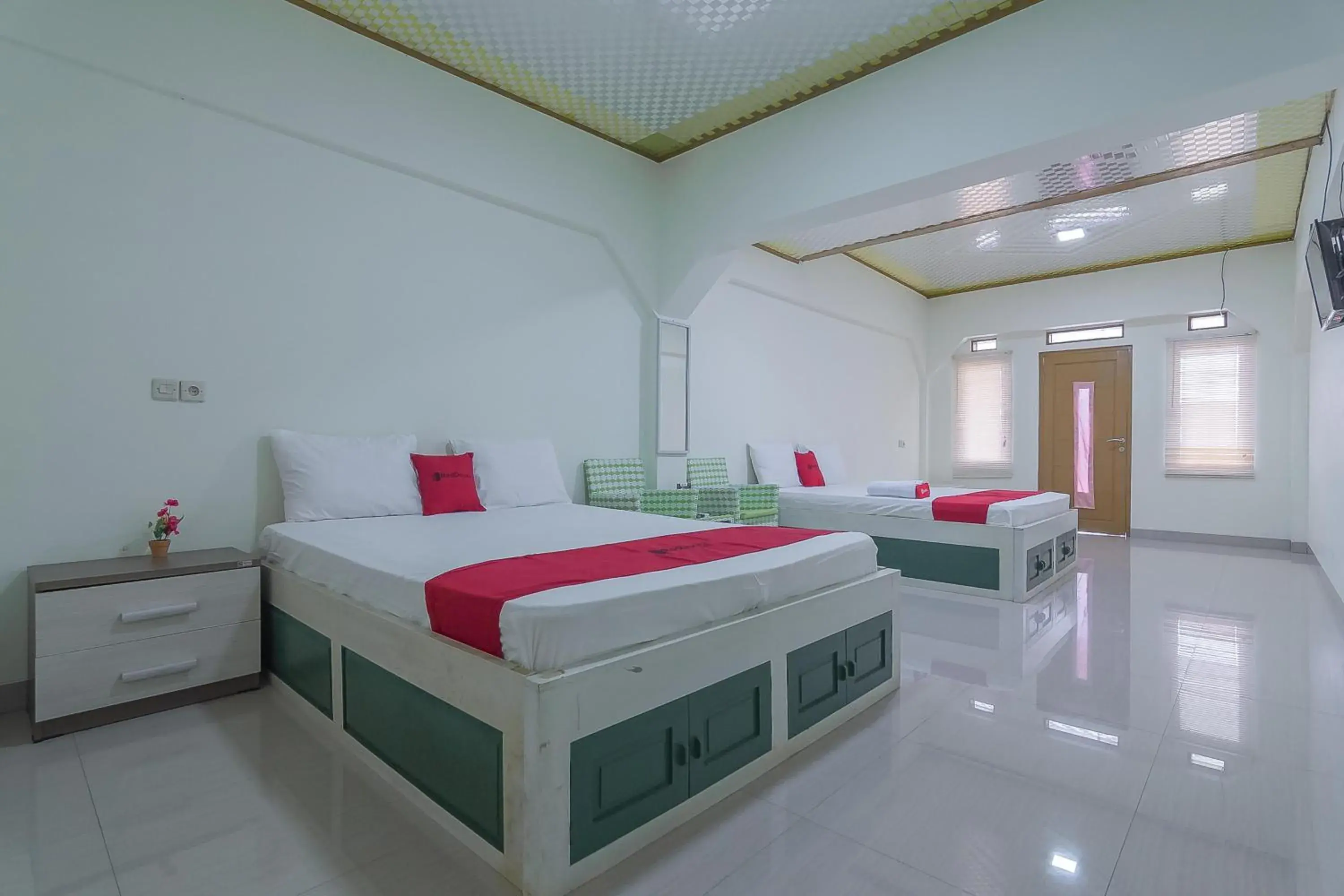 Bed in RedDoorz Resort Syariah @ Batu Apung Purwakarta Bed in RedDoorz Resort Syariah @ Batu Apung Purwakarta