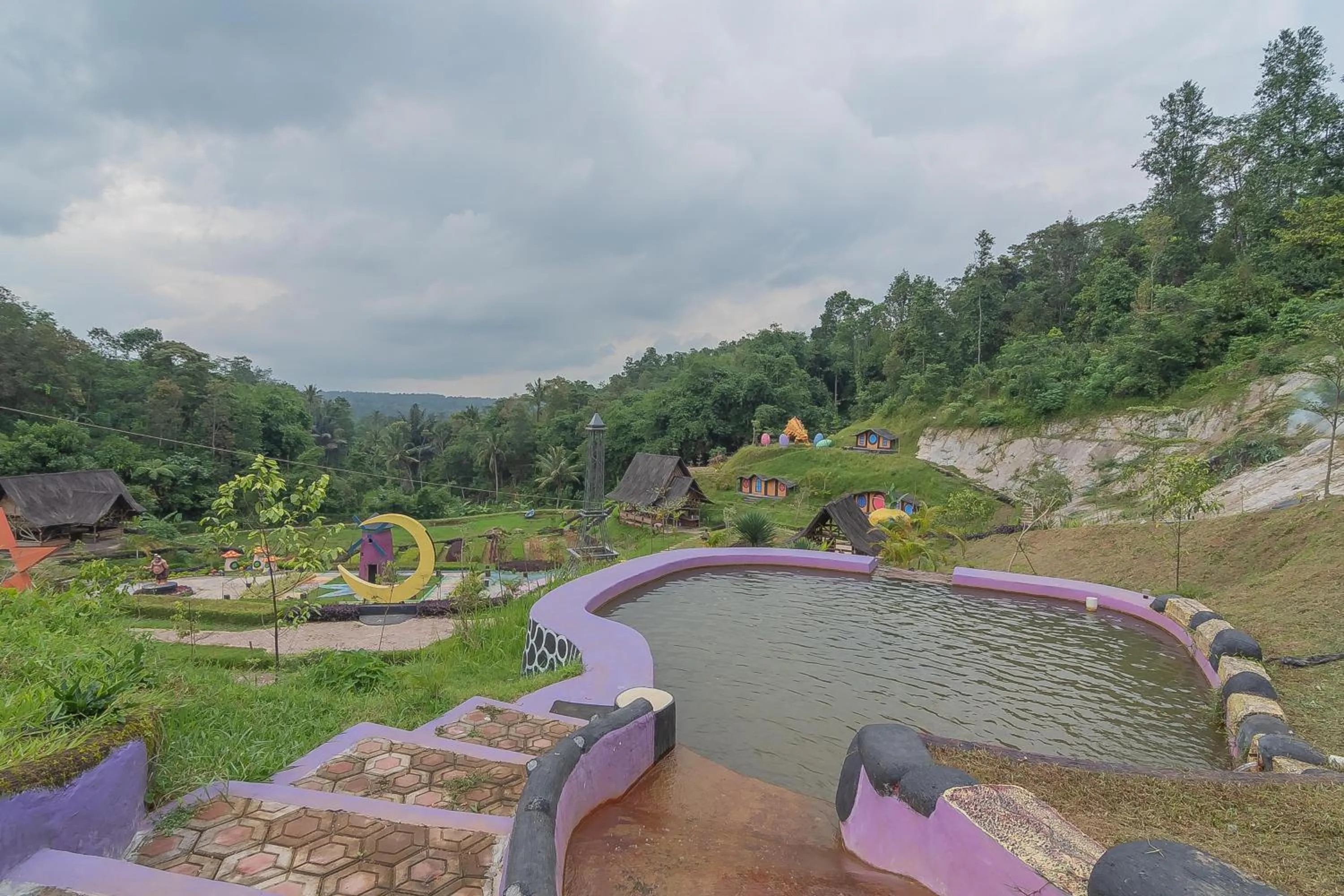 Property building in RedDoorz Resort Syariah @ Batu Apung Purwakarta