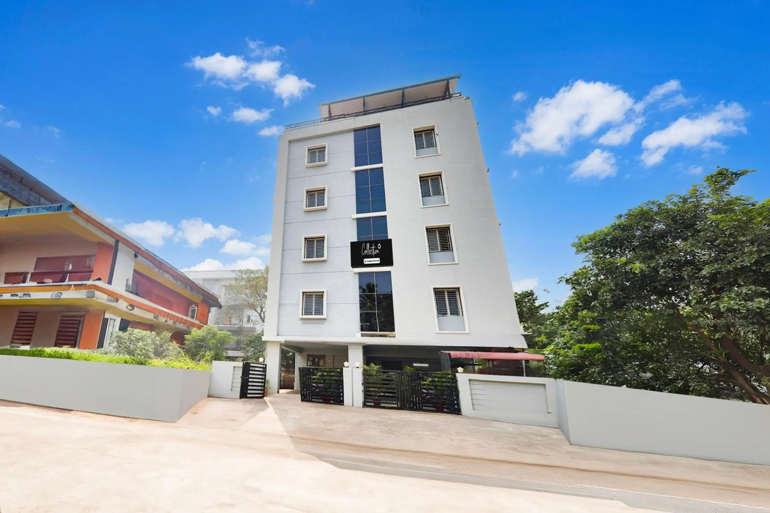 Facade/entrance in Super Collection O Kakinada near JNTU Facade/entrance in Super Collection O Kakinada near JNTU