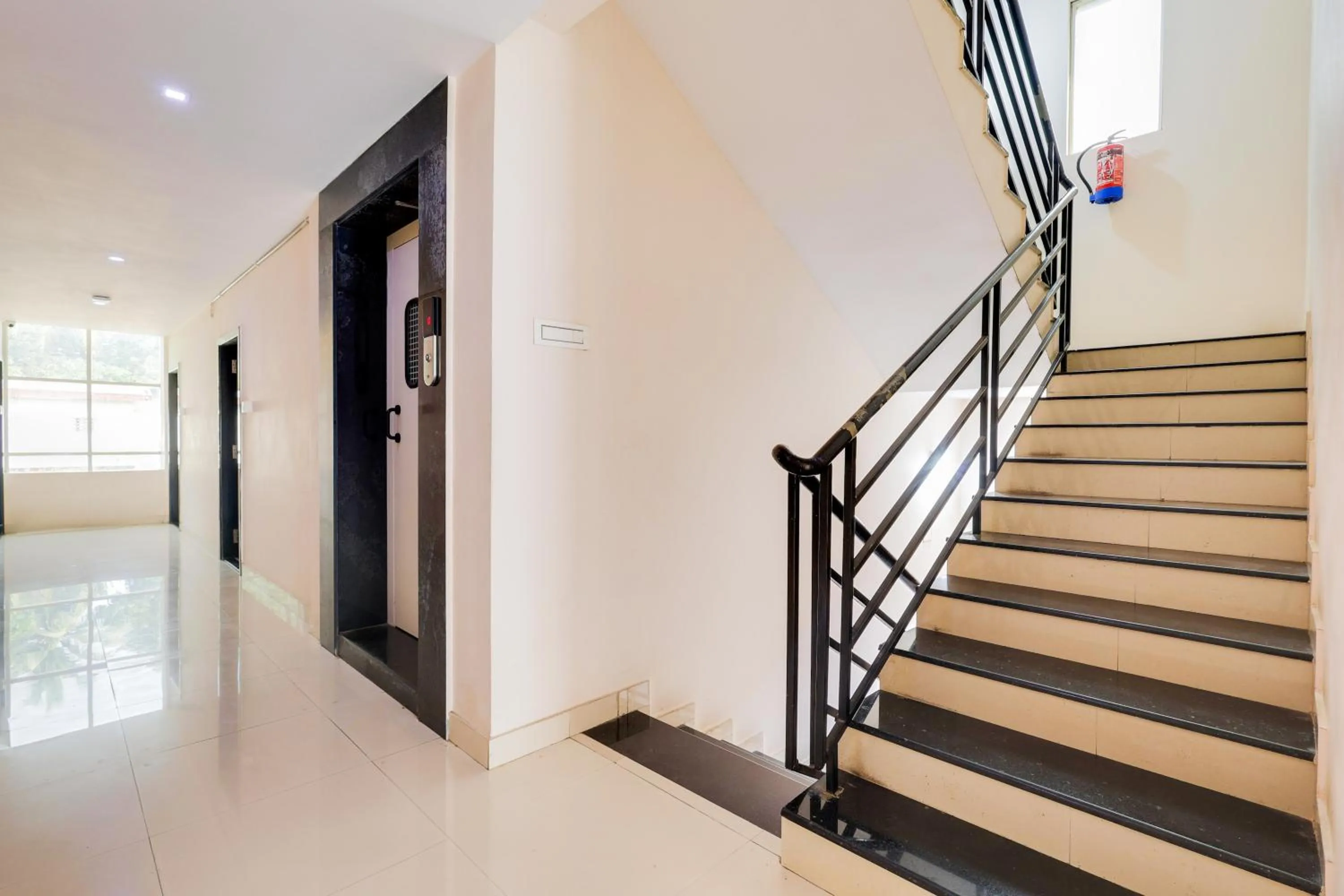 Lobby or reception in Super Collection O Kakinada near JNTU