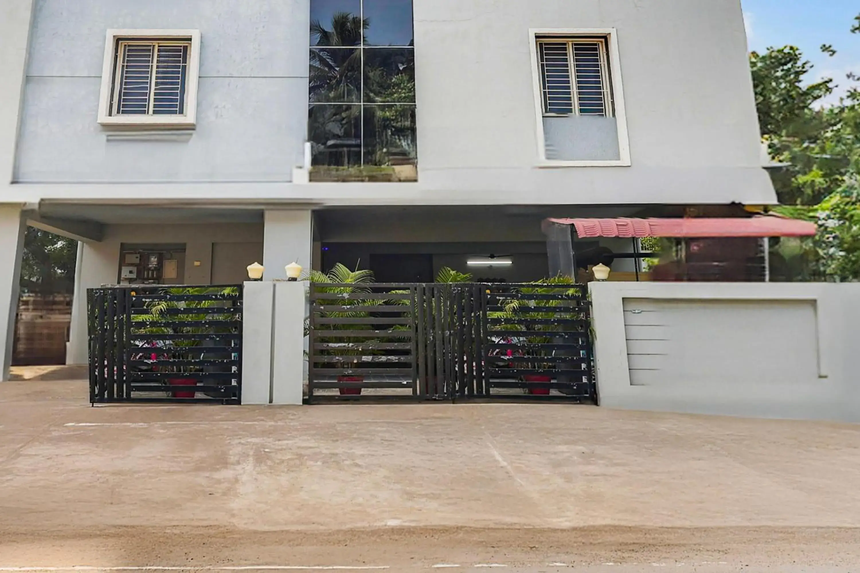 Facade/entrance in Super Collection O Kakinada near JNTU Facade/entrance in Super Collection O Kakinada near JNTU