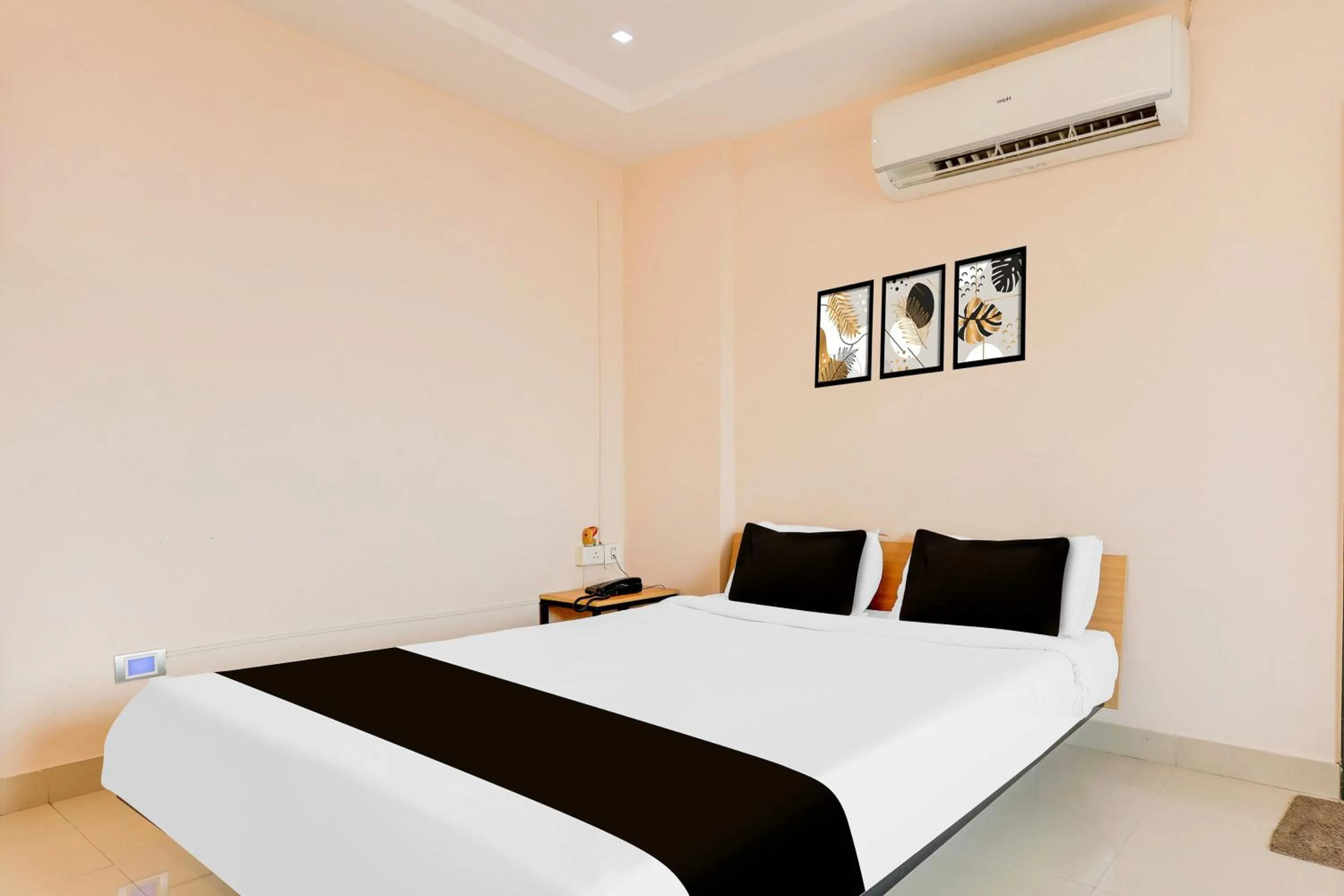 Bedroom, Bed in Super Collection O Kakinada near JNTU