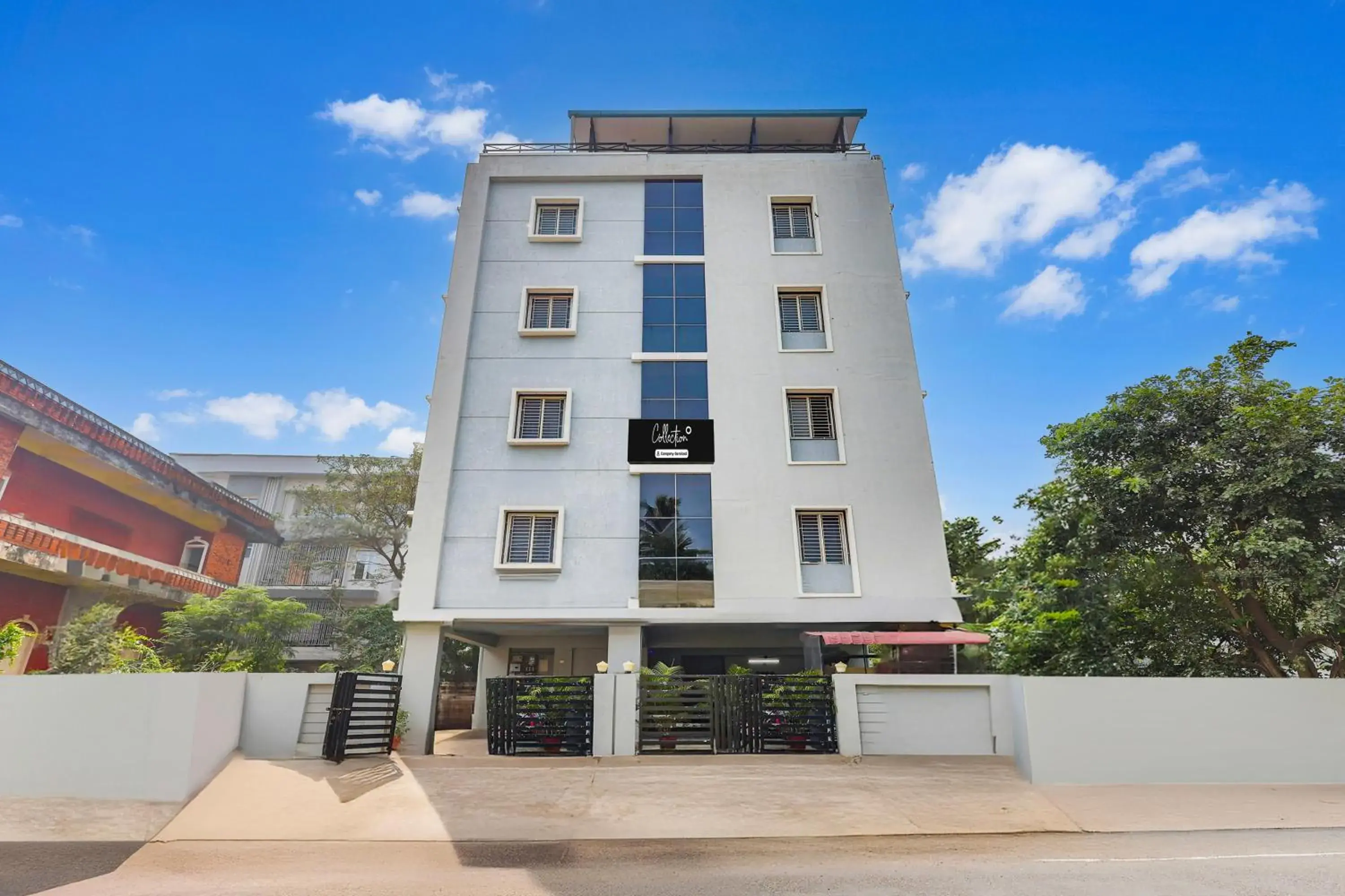 Facade/entrance in Super Collection O Kakinada near JNTU Facade/entrance in Super Collection O Kakinada near JNTU