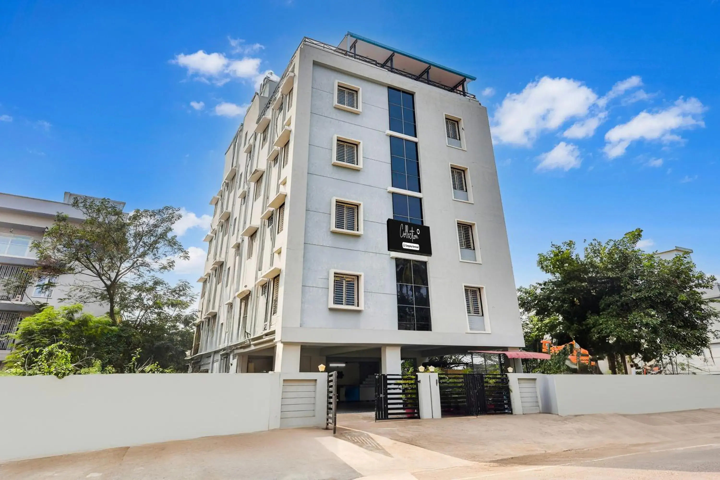 Facade/entrance in Super Collection O Kakinada near JNTU Facade/entrance in Super Collection O Kakinada near JNTU