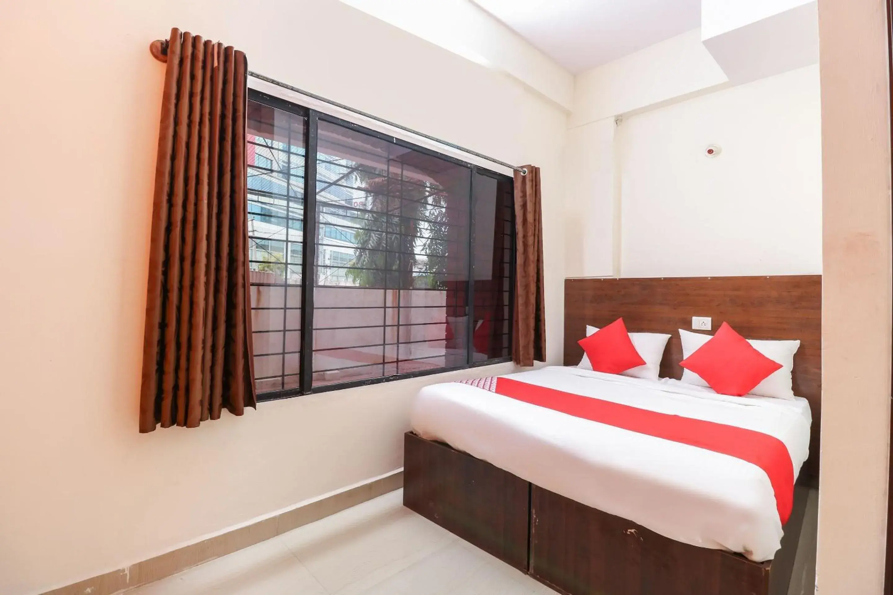 Bedroom, Bed in Hotel O The Royal International Hotel Bedroom, Bed in Hotel O The Royal International Hotel
