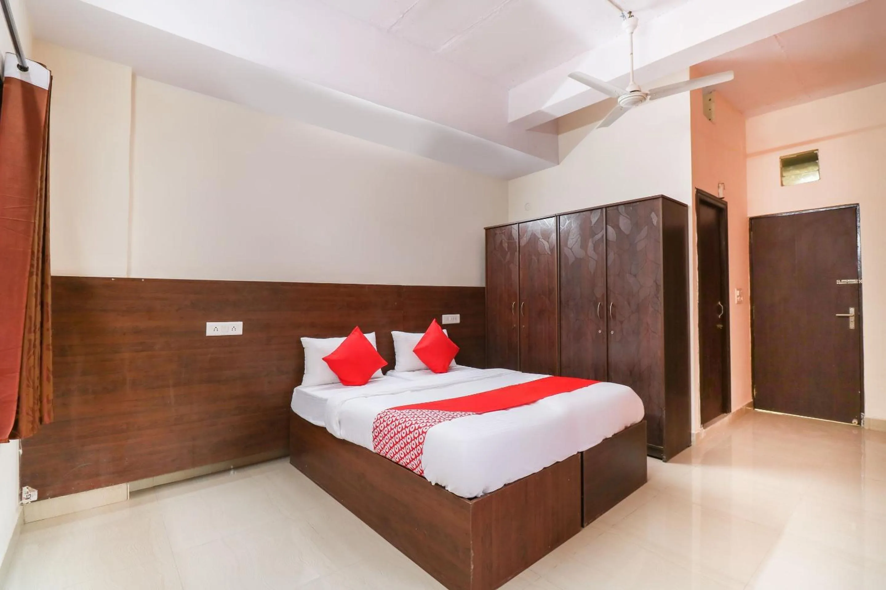 Bedroom, Bed in Hotel O The Royal International Hotel