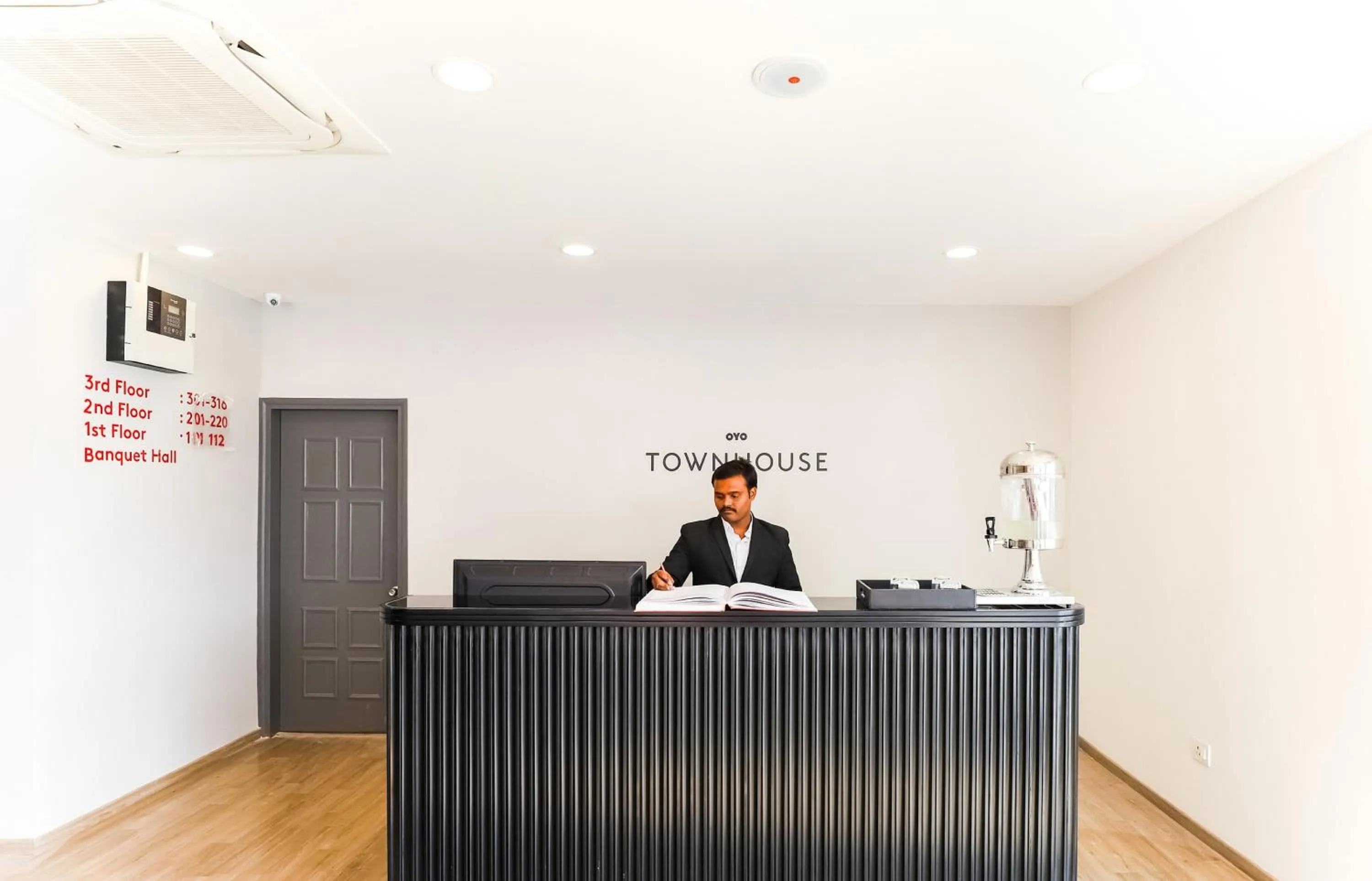 Lobby or reception in Townhouse Prithvi Resort Near Phoenix Palassio