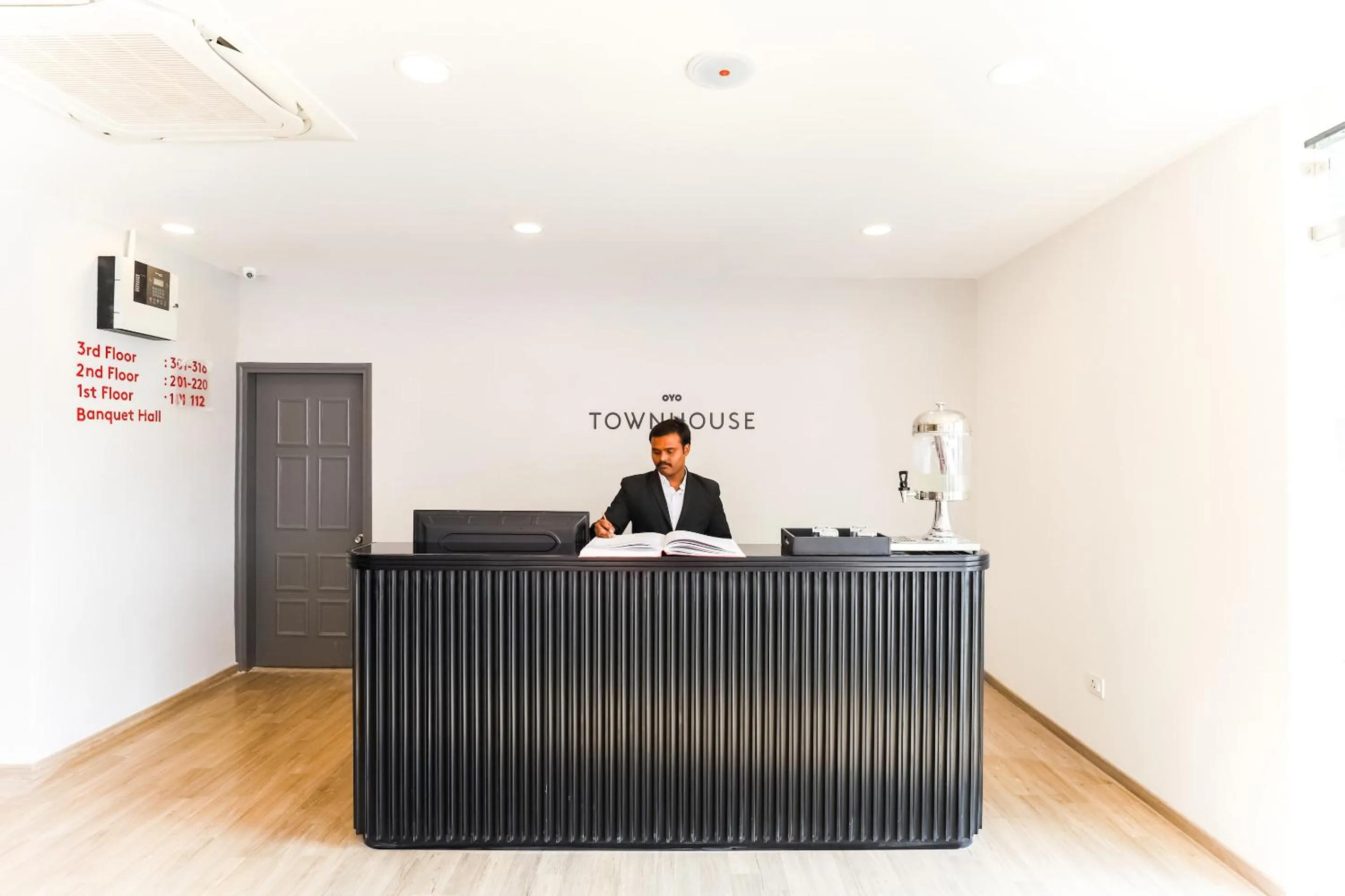 Lobby or reception in Townhouse Prithvi Resort Near Phoenix Palassio