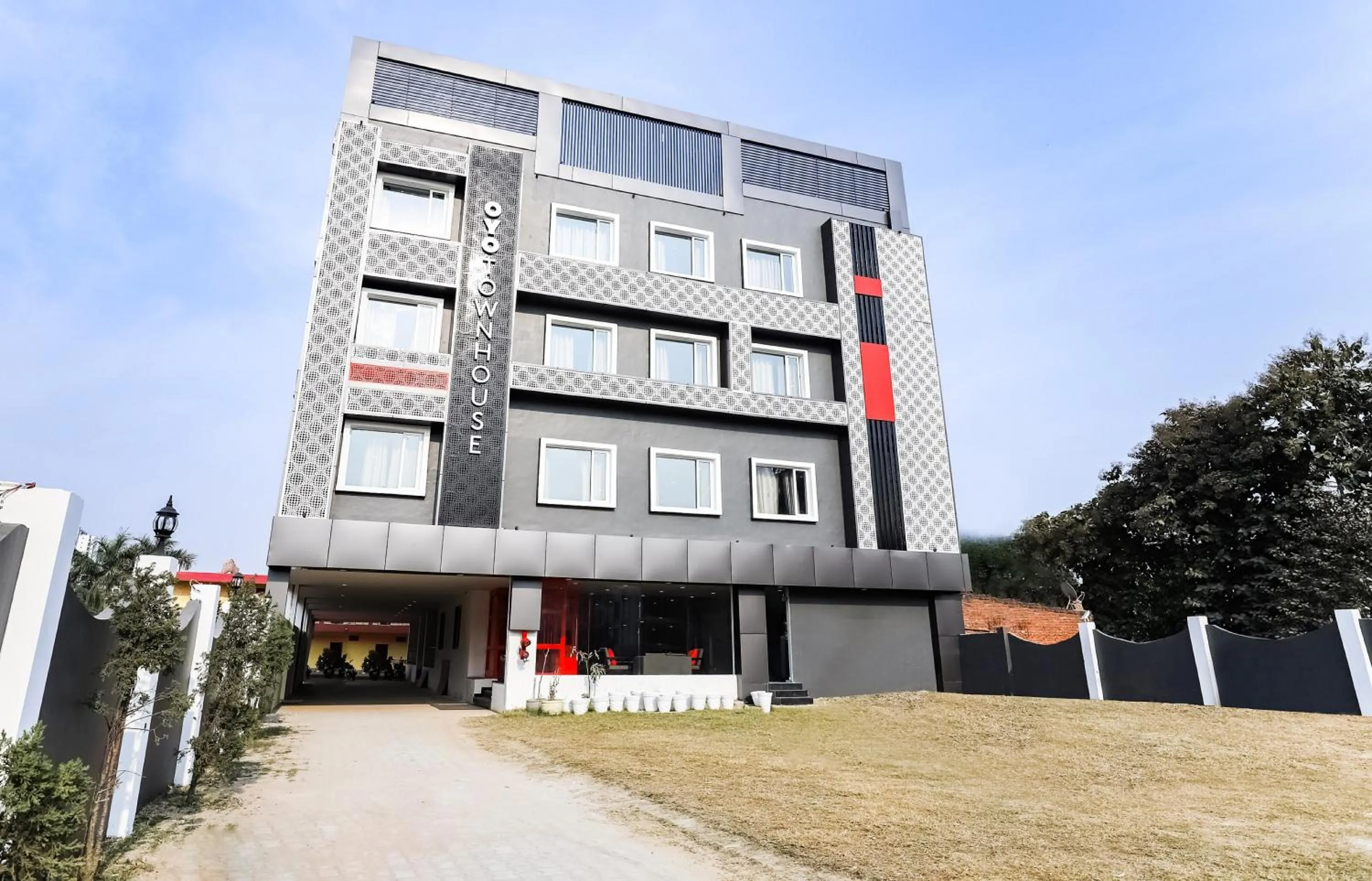 Facade/entrance in Townhouse Prithvi Resort Near Phoenix Palassio