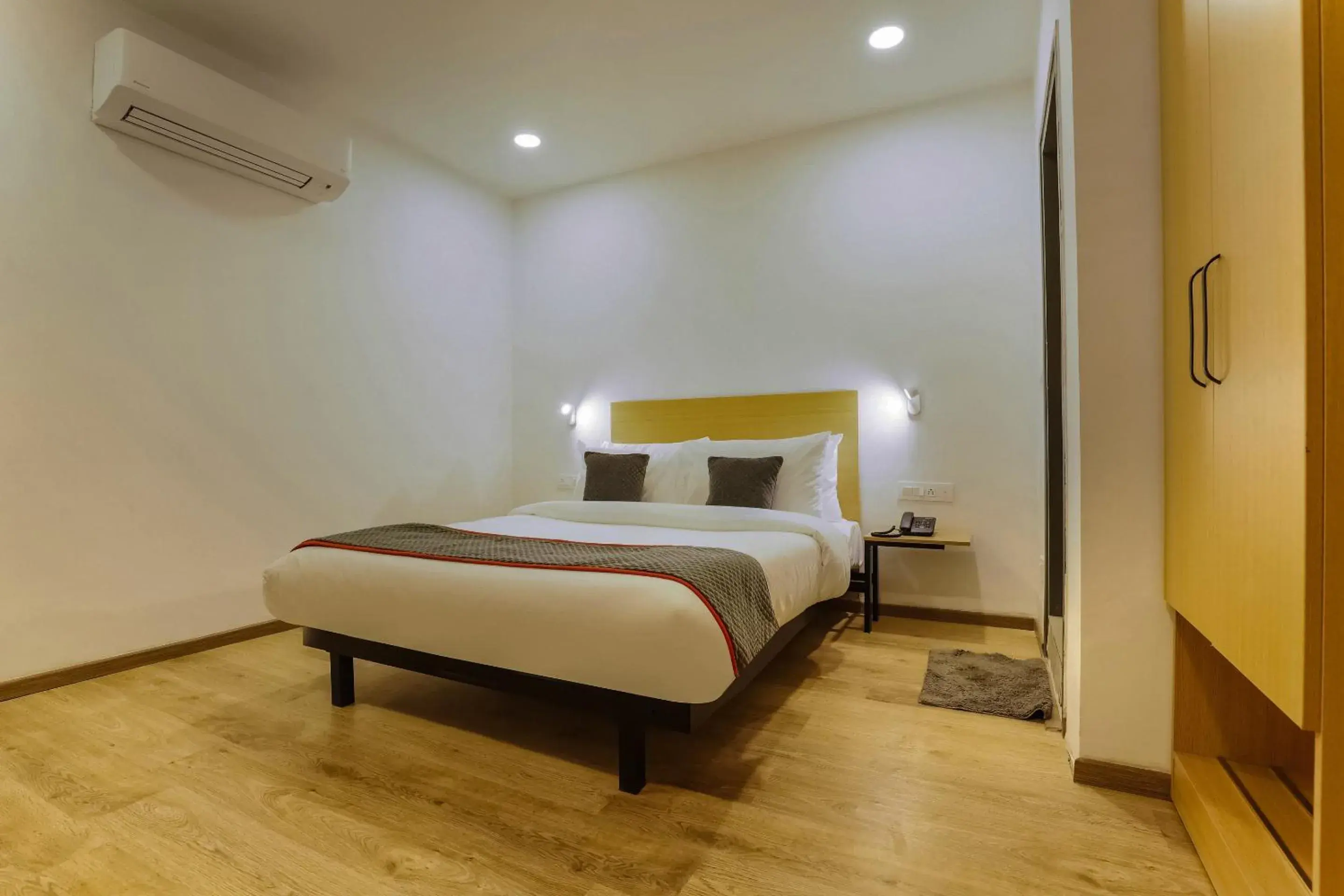 Bedroom, Bed in Super Townhouse Prithvi Resort Near Phoenix Palassio Bedroom, Bed in Super Townhouse Prithvi Resort Near Phoenix Palassio