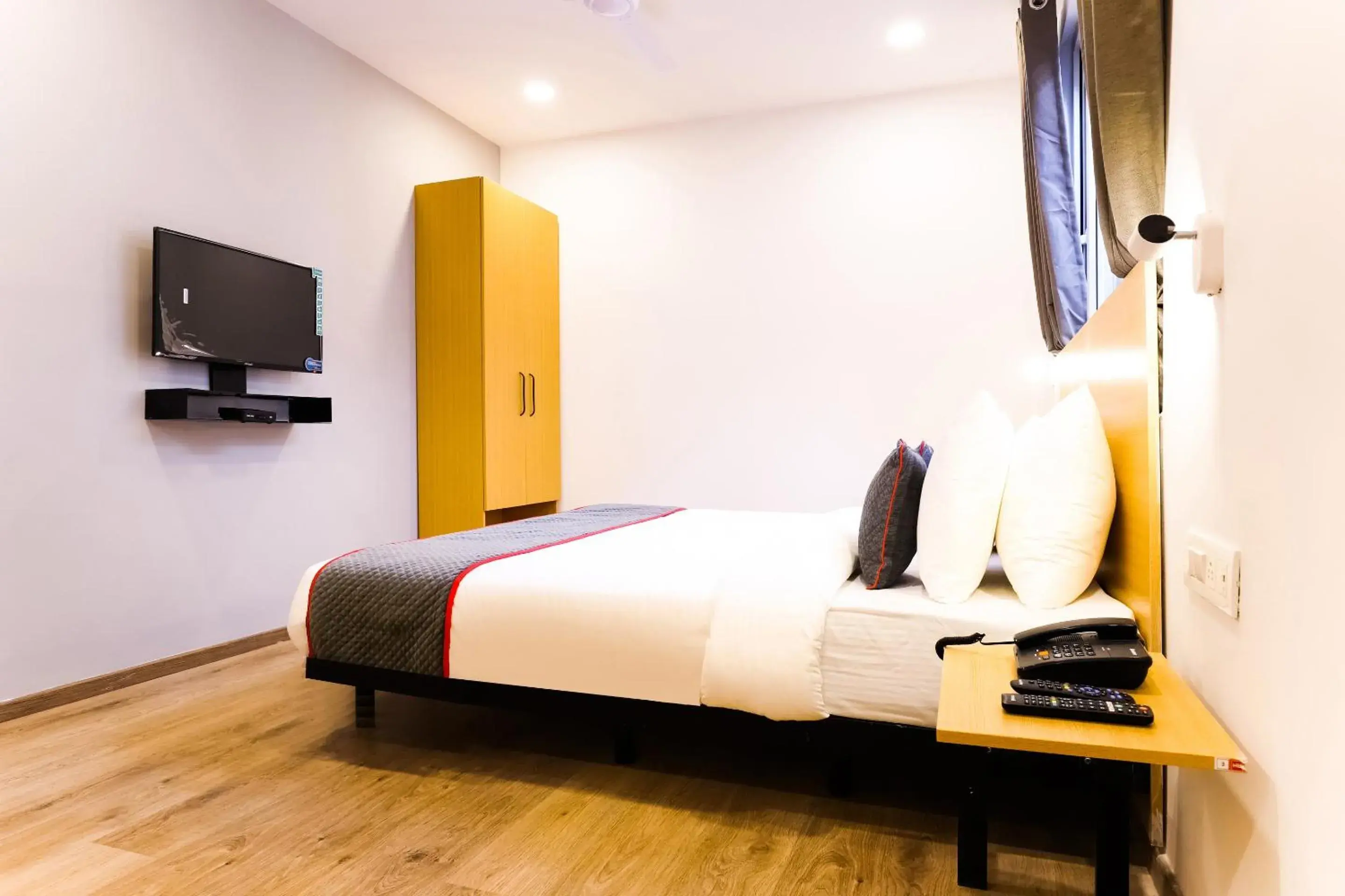 Bedroom, Bed in Super Townhouse Prithvi Resort Near Phoenix Palassio Bedroom, Bed in Super Townhouse Prithvi Resort Near Phoenix Palassio