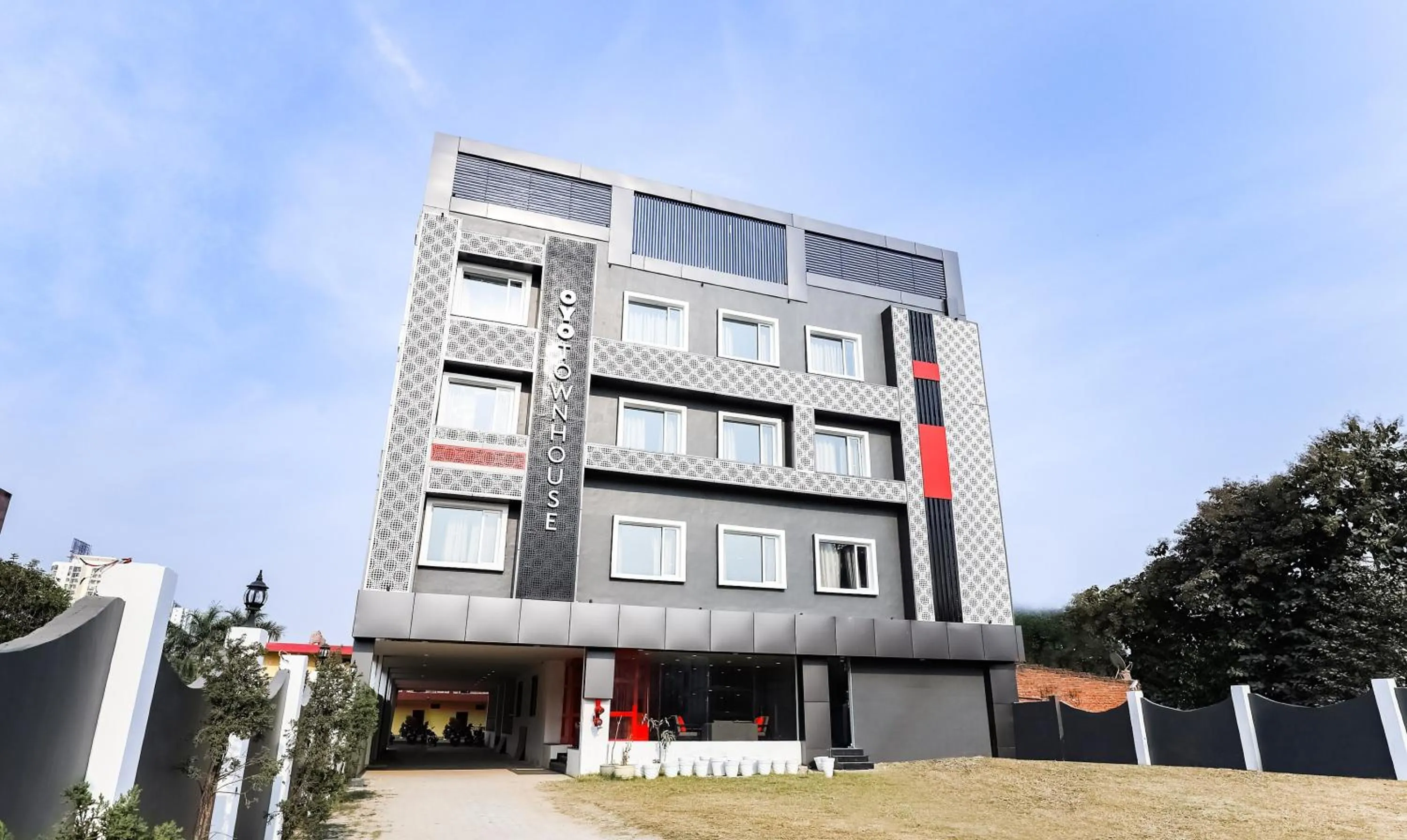 Facade/entrance in Townhouse Prithvi Resort Near Phoenix Palassio