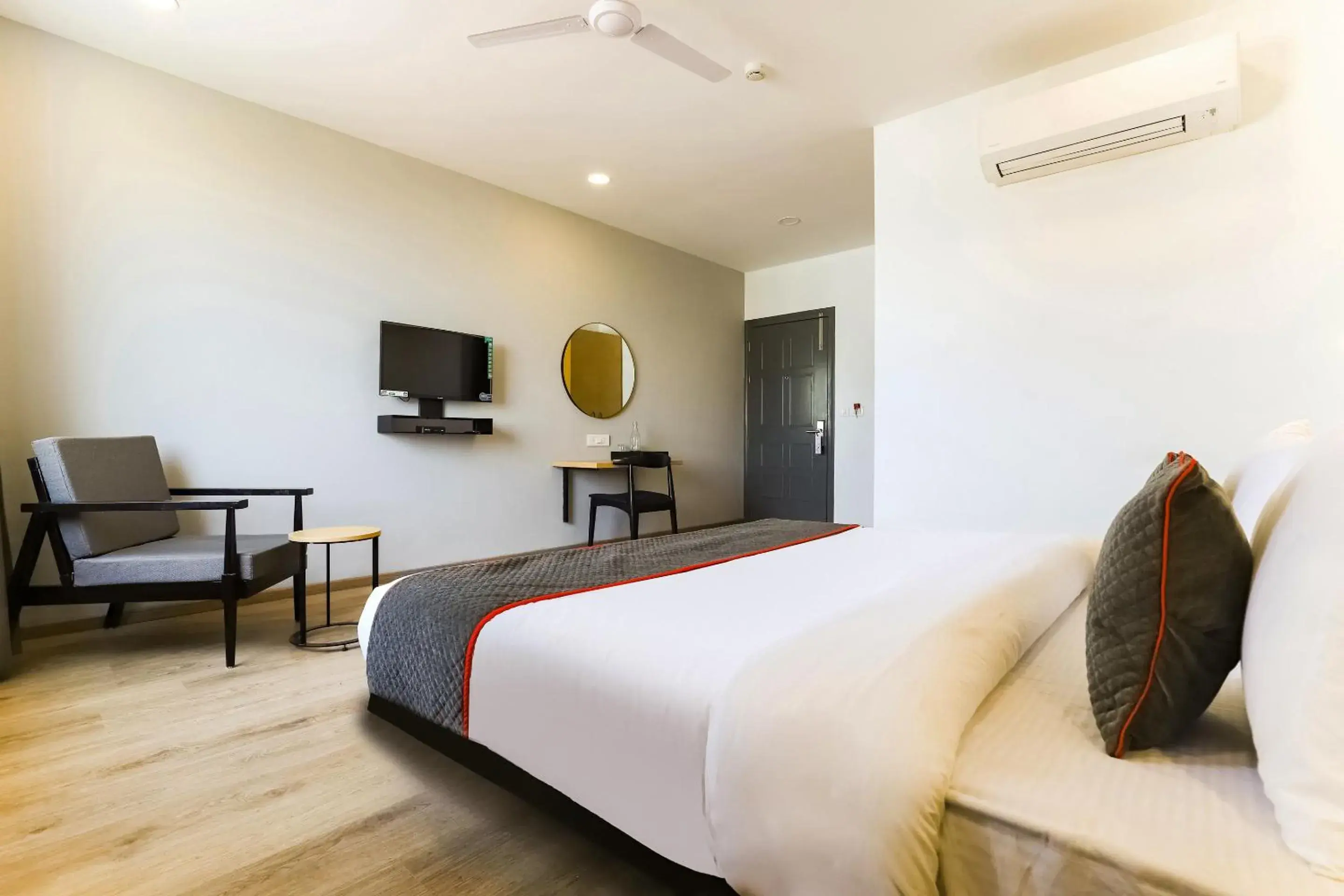 Bedroom, Bed in Super Townhouse Prithvi Resort Near Phoenix Palassio Bedroom, Bed in Super Townhouse Prithvi Resort Near Phoenix Palassio