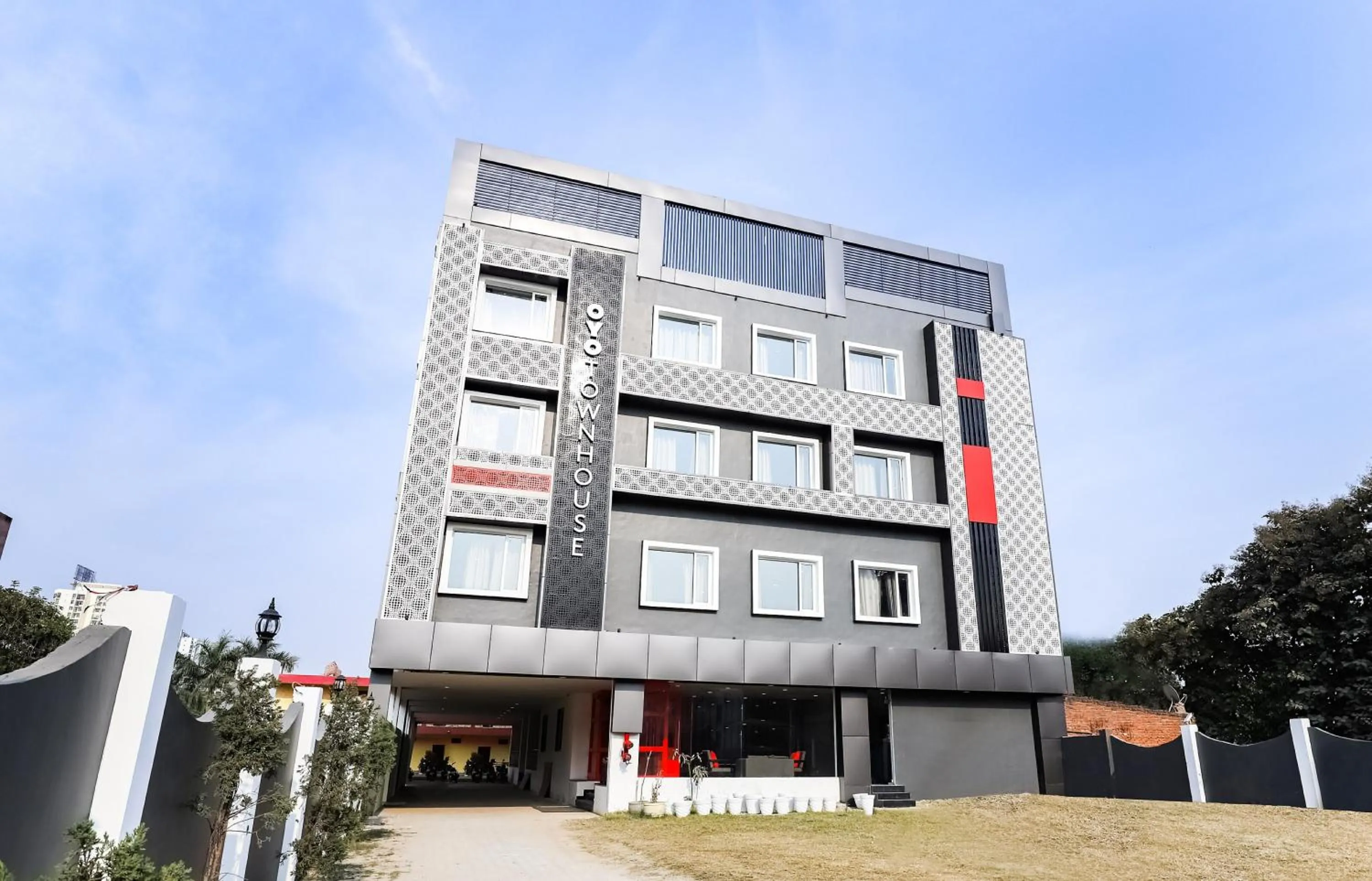 Facade/entrance in Townhouse Prithvi Resort Near Phoenix Palassio