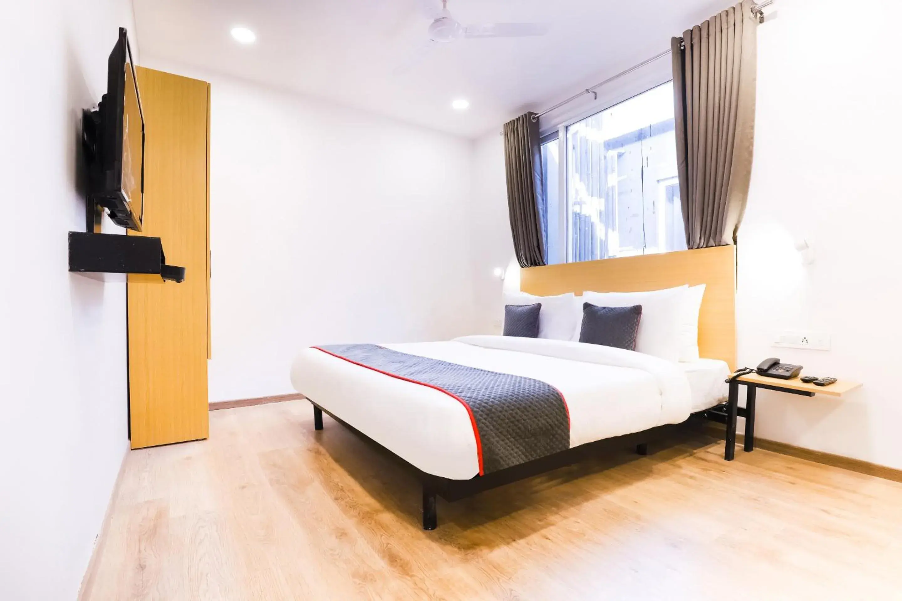 Bedroom, Bed in Super Townhouse Prithvi Resort Near Phoenix Palassio Bedroom, Bed in Super Townhouse Prithvi Resort Near Phoenix Palassio