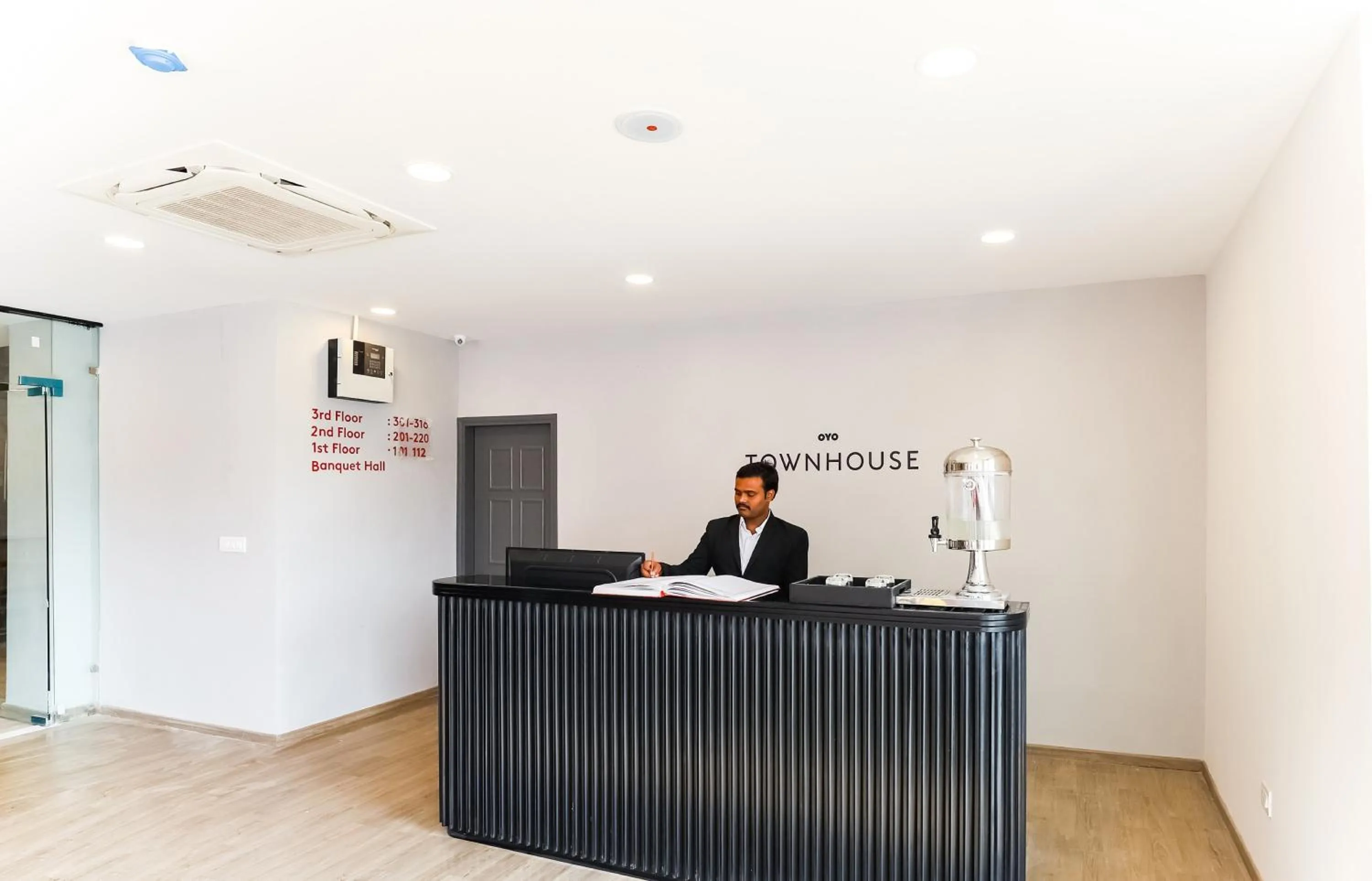 Lobby or reception in Townhouse Prithvi Resort Near Phoenix Palassio