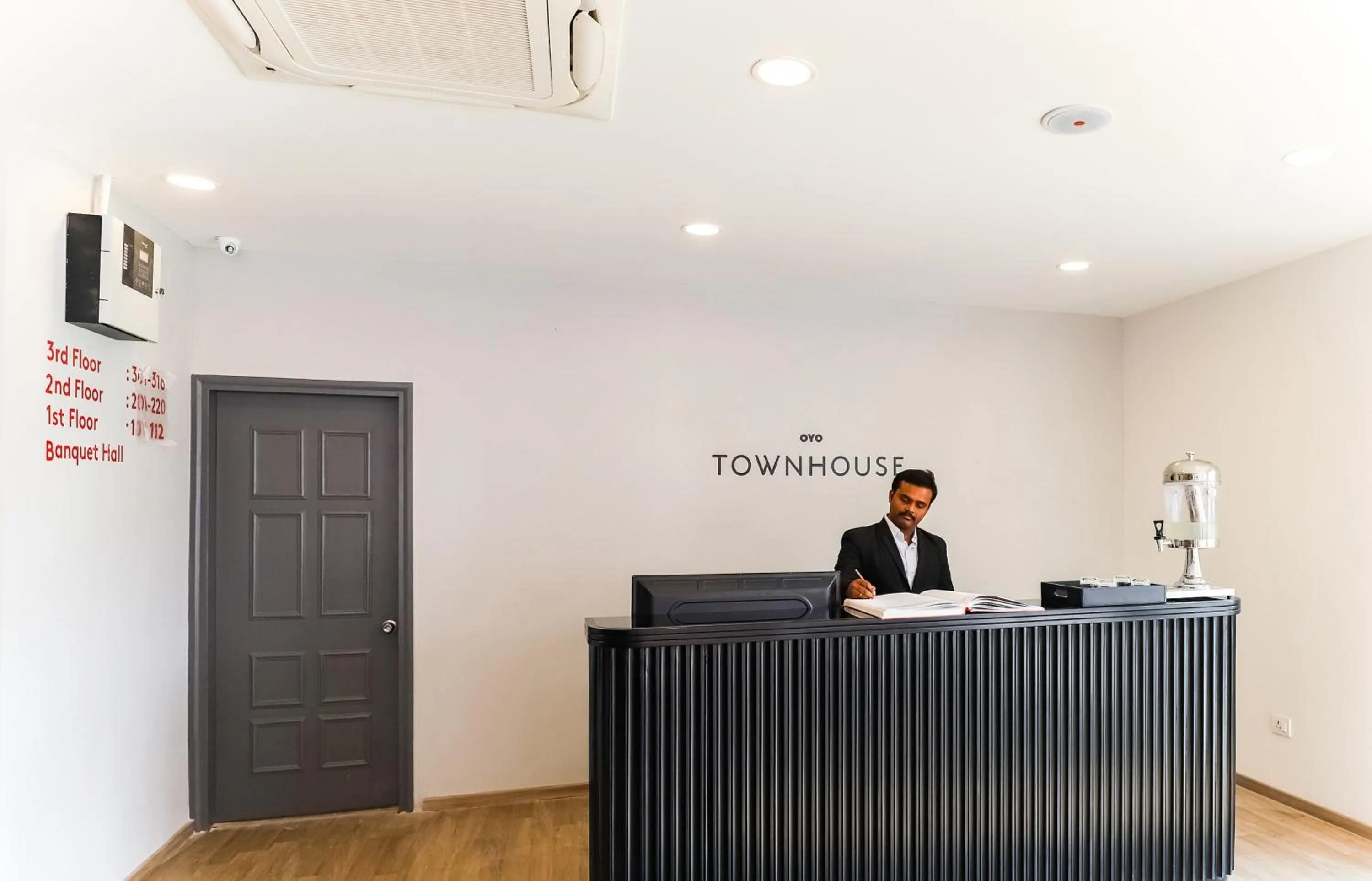 Lobby or reception in Townhouse Prithvi Resort Near Phoenix Palassio