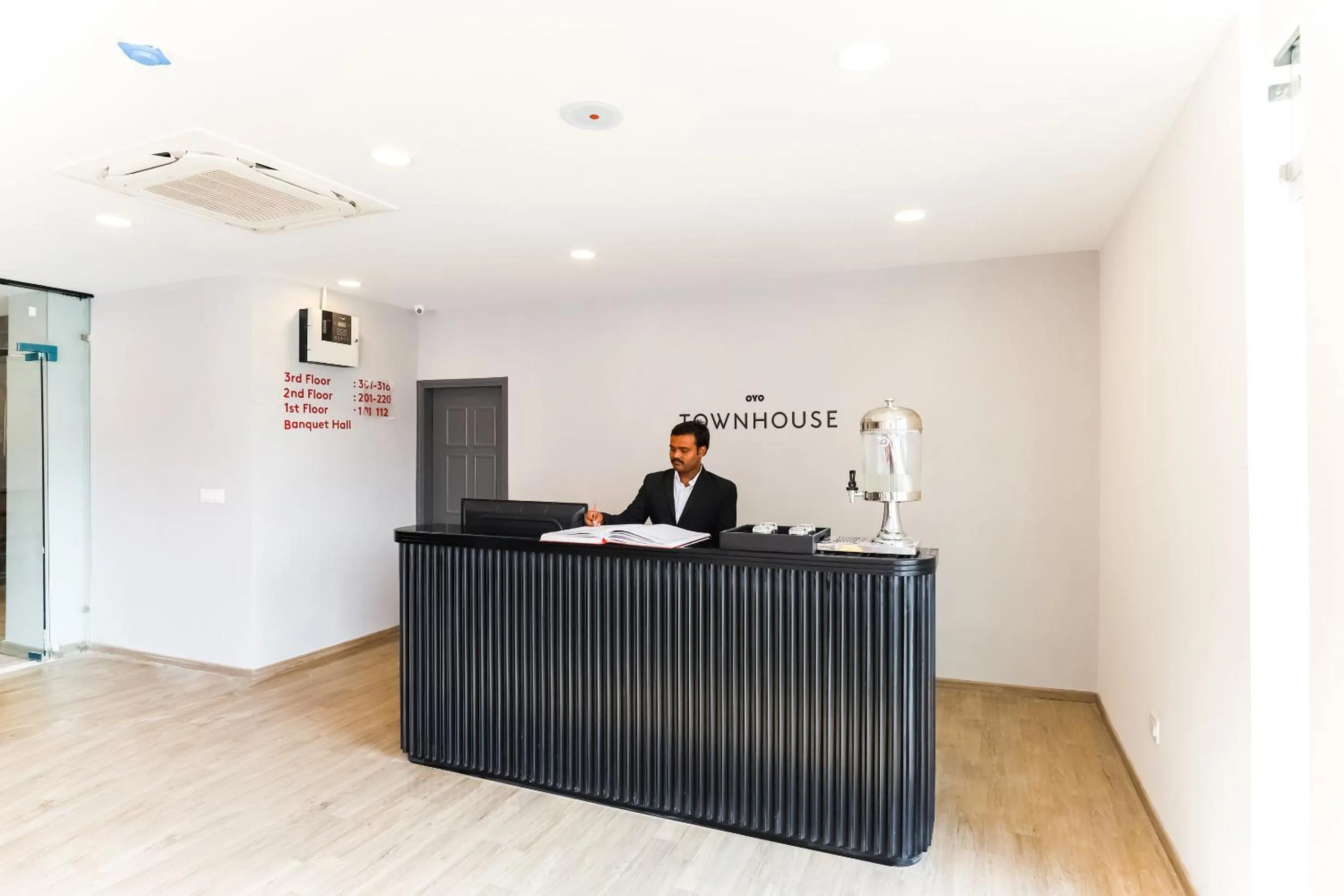 Lobby or reception in Townhouse Prithvi Resort Near Phoenix Palassio