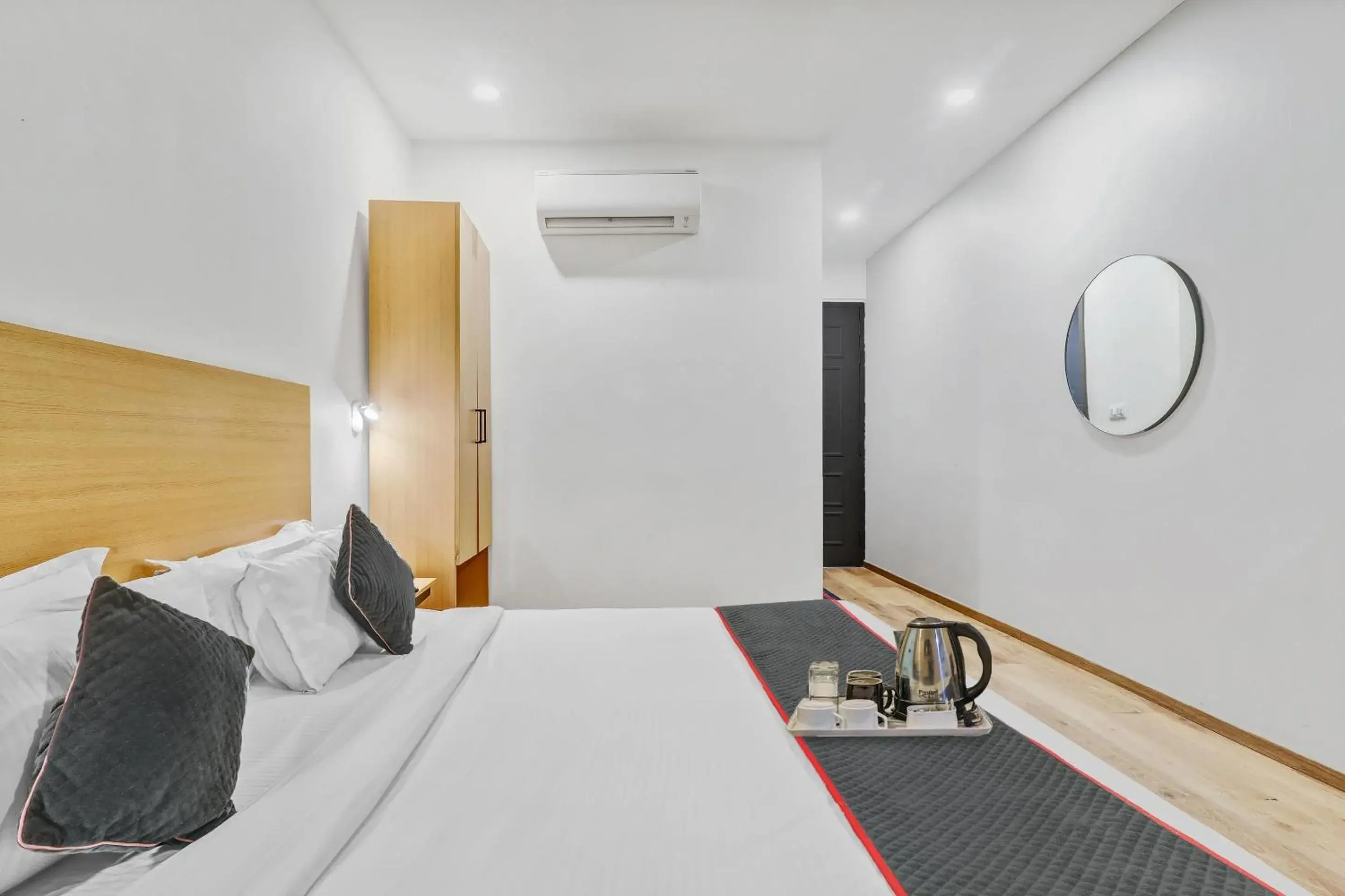 Lobby or reception, Bed in Super Townhouse 139 Ashiyana Smriti Upvan Near Emerald Mall Lucknow Lobby or reception, Bed in Super Townhouse 139 Ashiyana Smriti Upvan Near Emerald Mall Lucknow