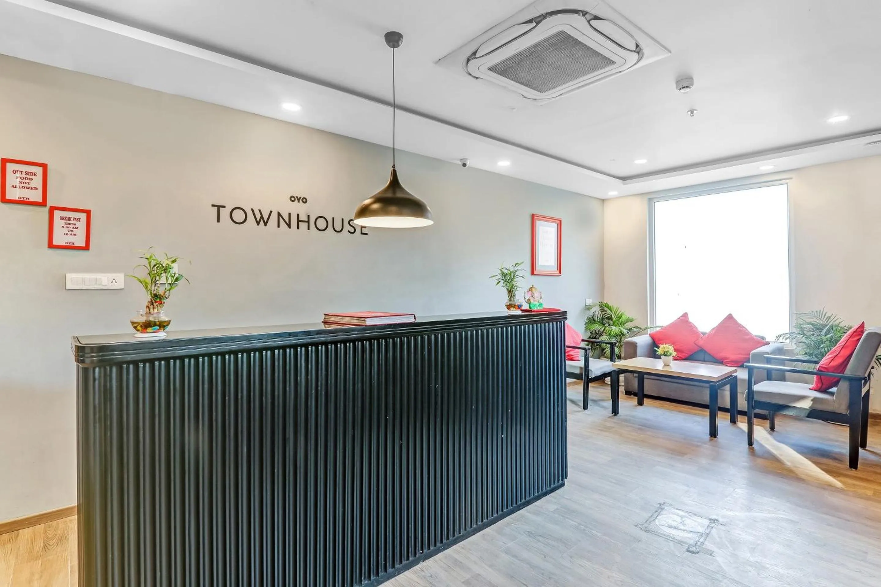 Lobby or reception in Super Townhouse 139 Ashiyana Smriti Upvan Near Emerald Mall Lucknow