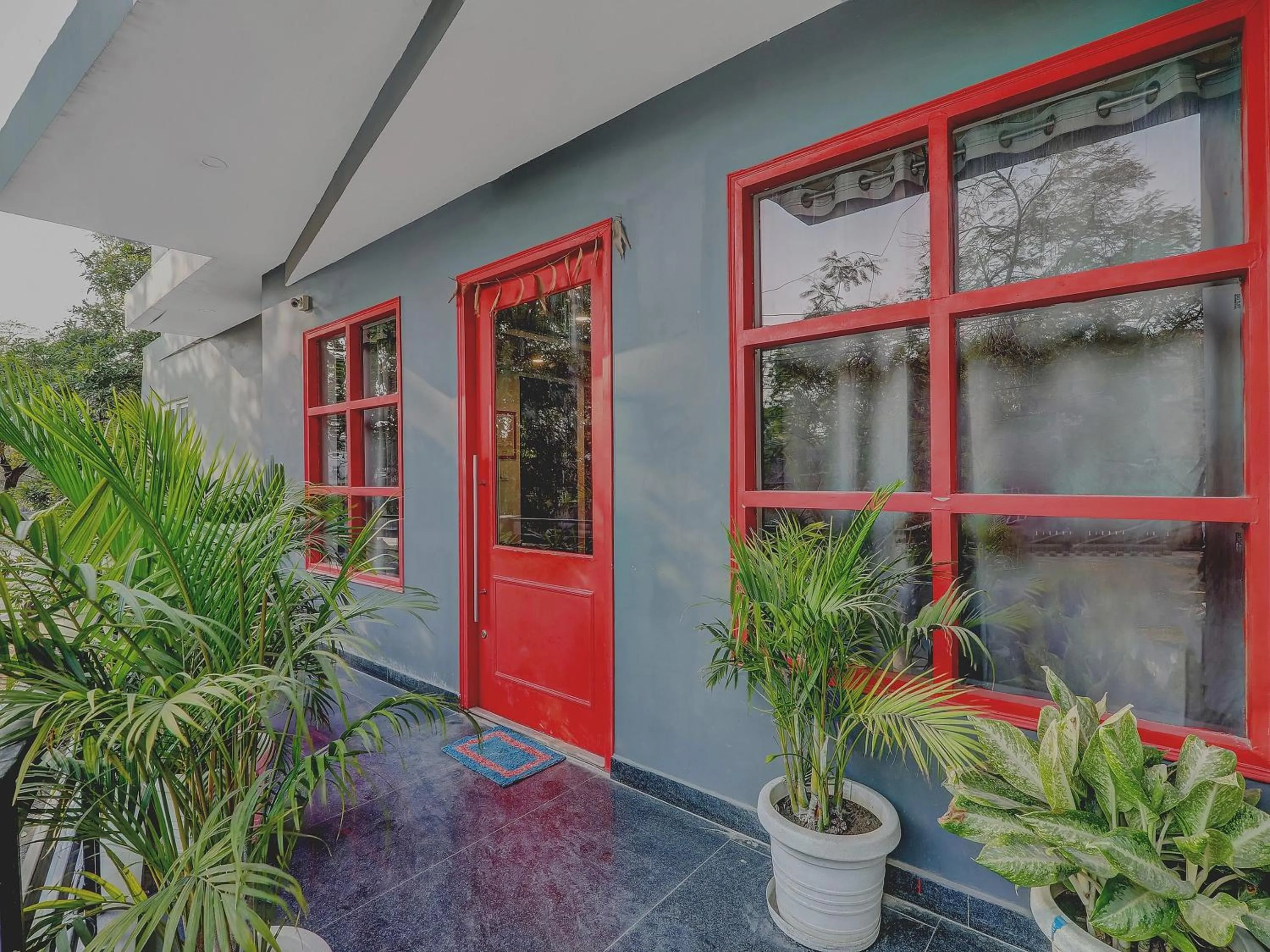 Facade/entrance in Super Townhouse 139 Ashiyana Smriti Upvan Near Emerald Mall Lucknow