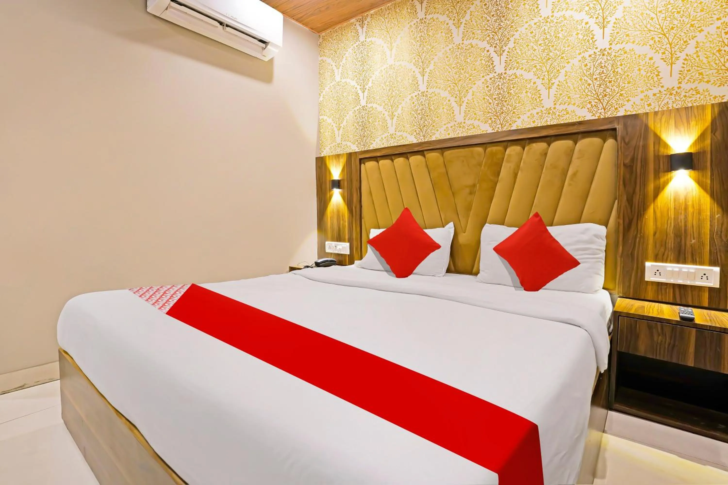 Bedroom in Hotel O Homestay Andheri East