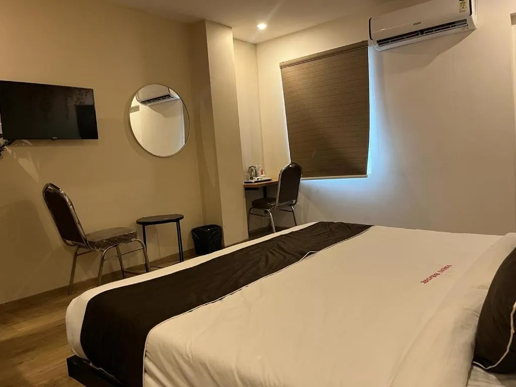 Photo of the whole room, Bed in Vishnu Paradise