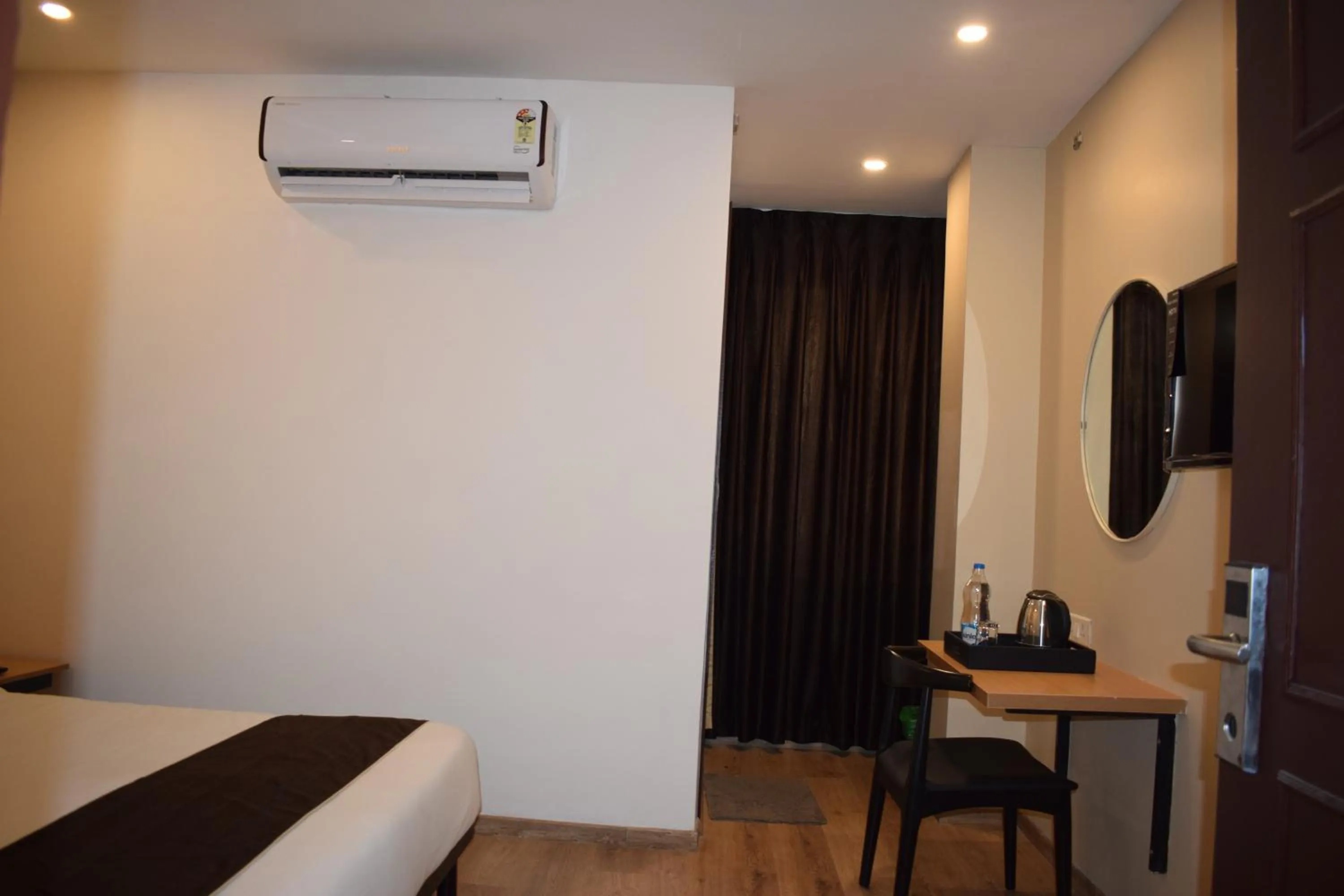 Photo of the whole room, Bed in Vishnu Paradise