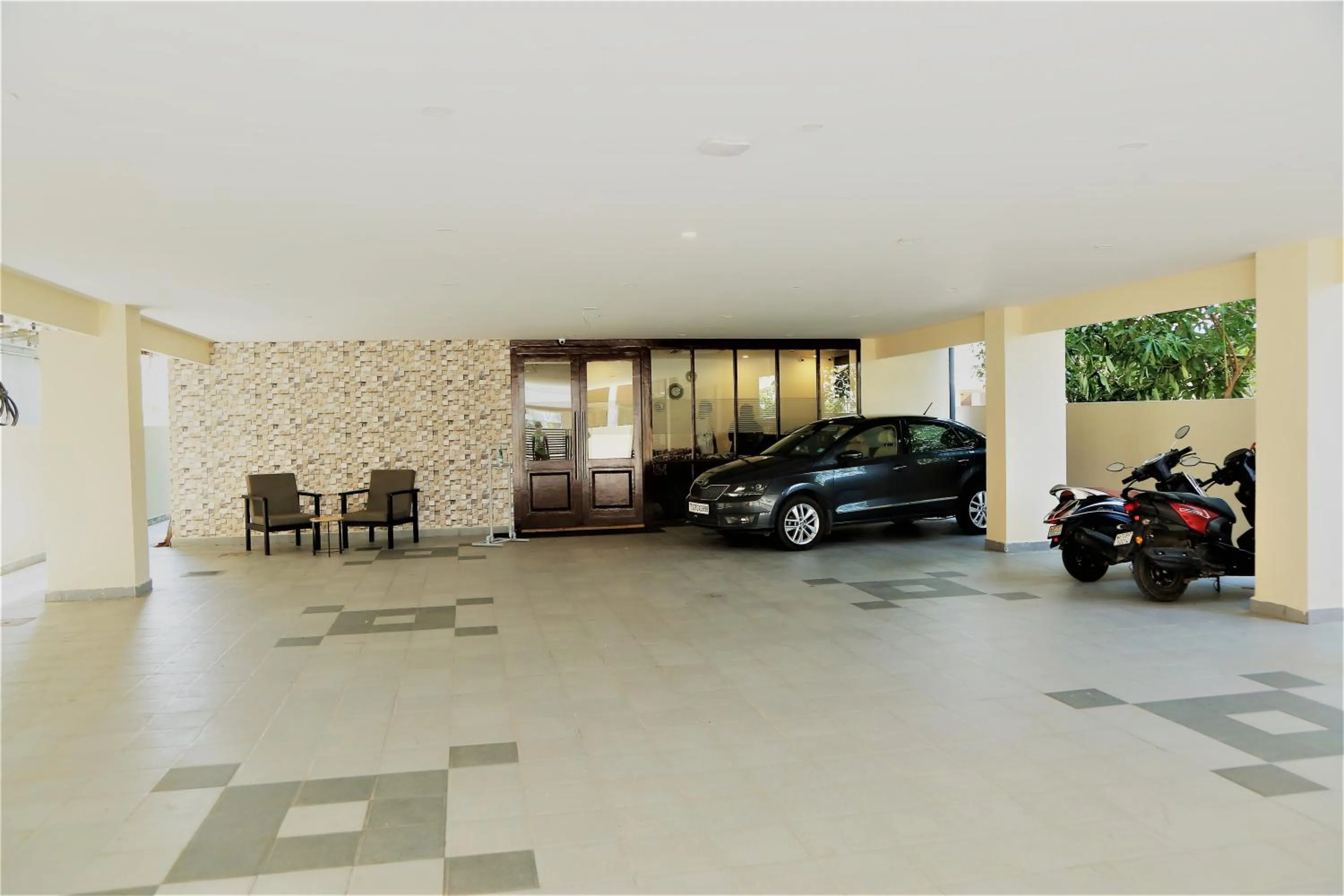 Facade/entrance in Vishnu Paradise