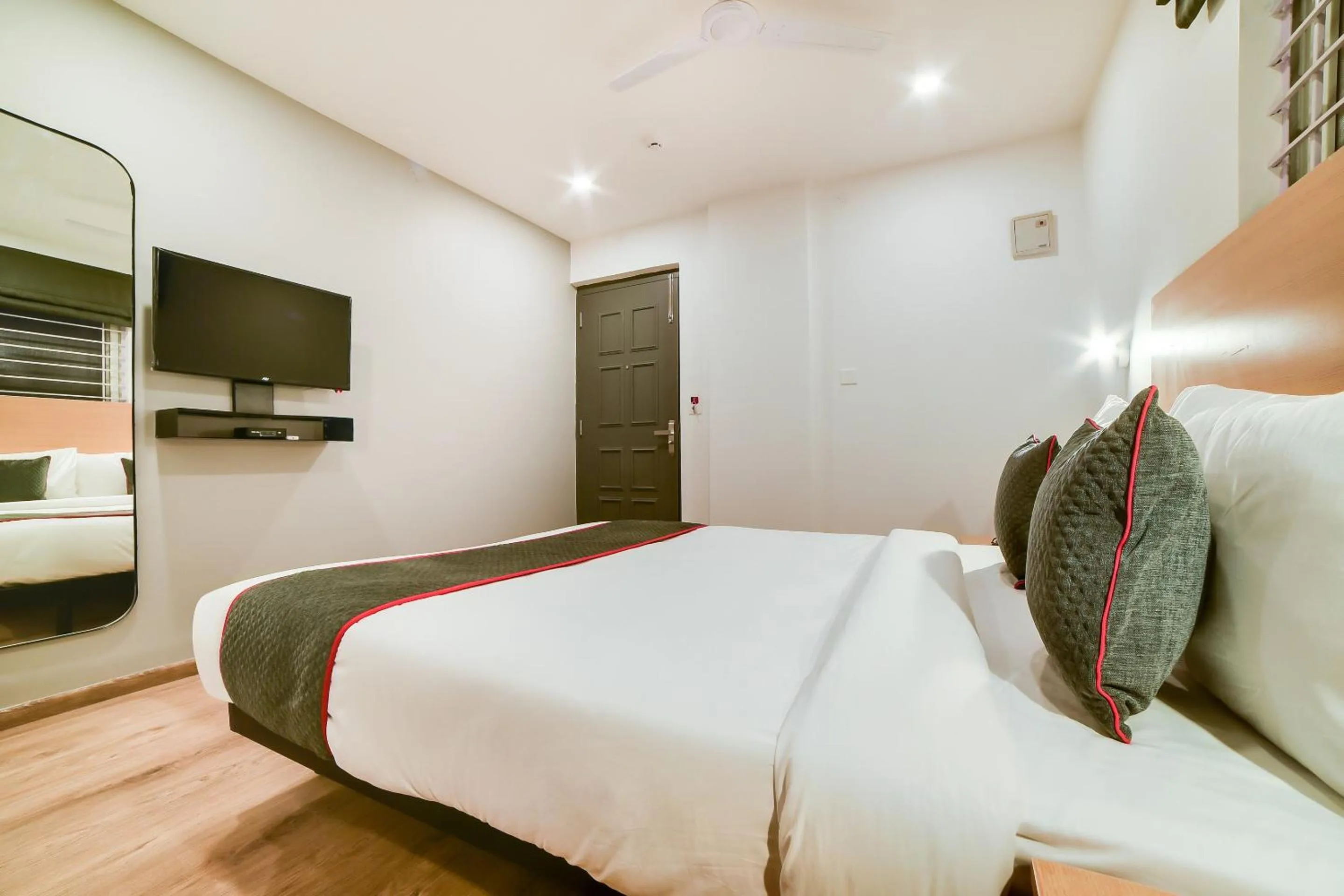 Bathroom, Bed in Townhouse Karmelaram Railway Station Sarjapur