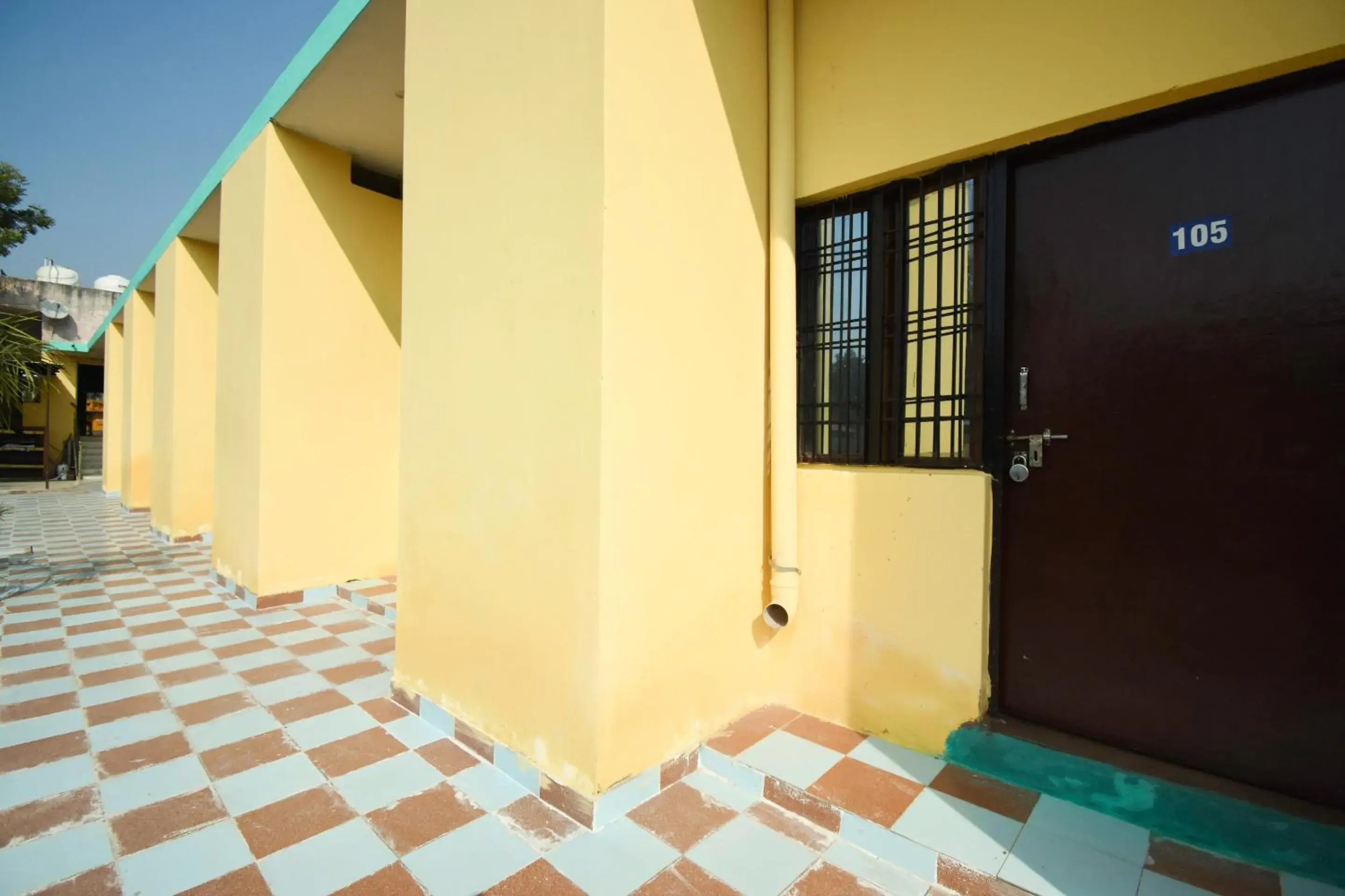 Lobby or reception in SPOT ON Saini Guest House Lobby or reception in SPOT ON Saini Guest House