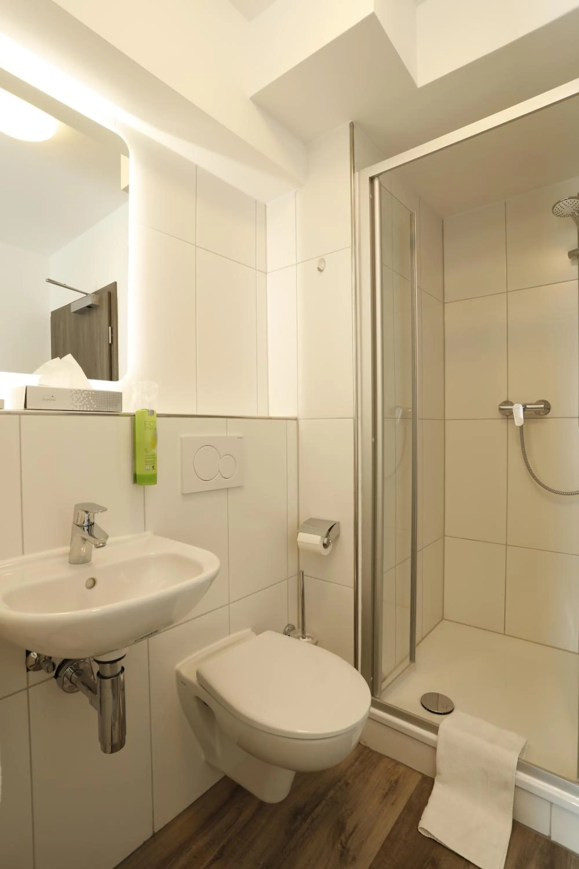 Shower in Arthotel ANA Eden