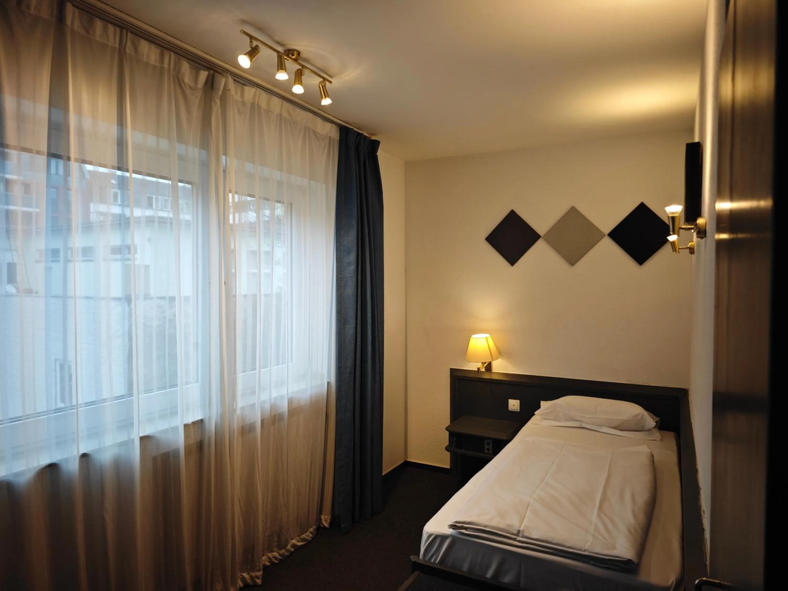 Bedroom, Bed in Hotel Merian