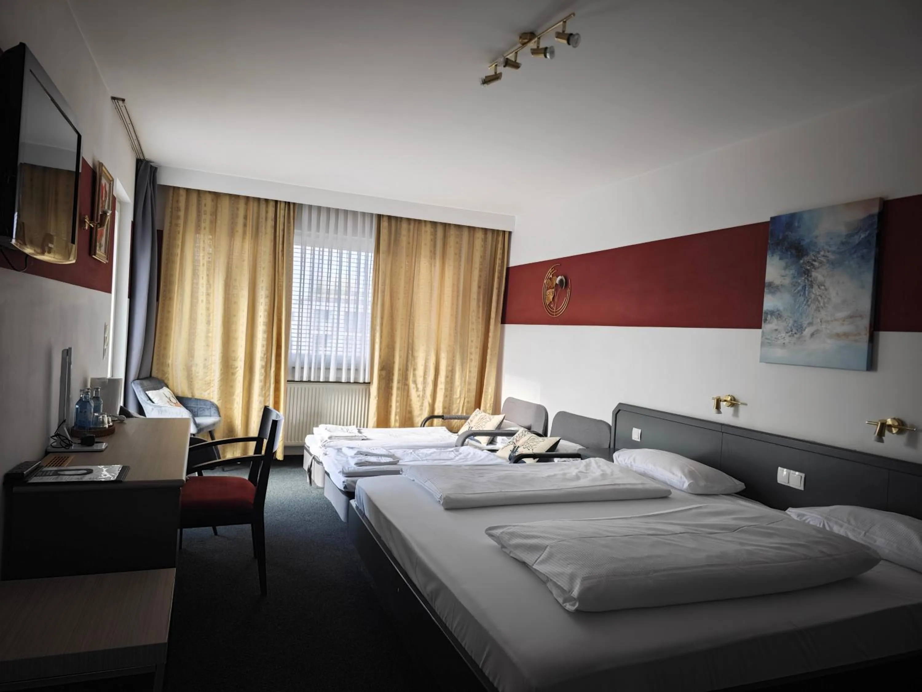 Photo of the whole room, Bed in Hotel Merian