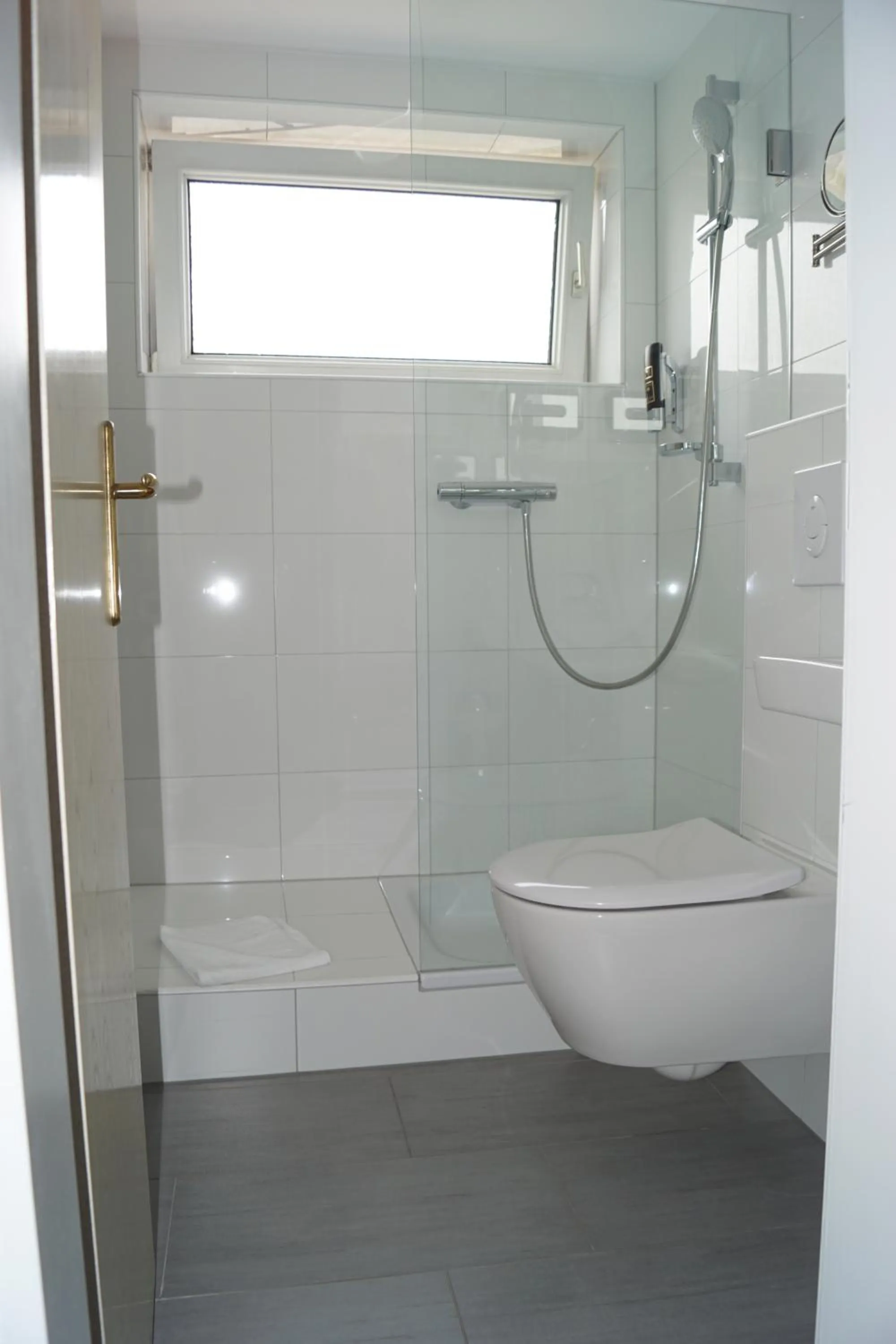 Shower in Hotel Merian