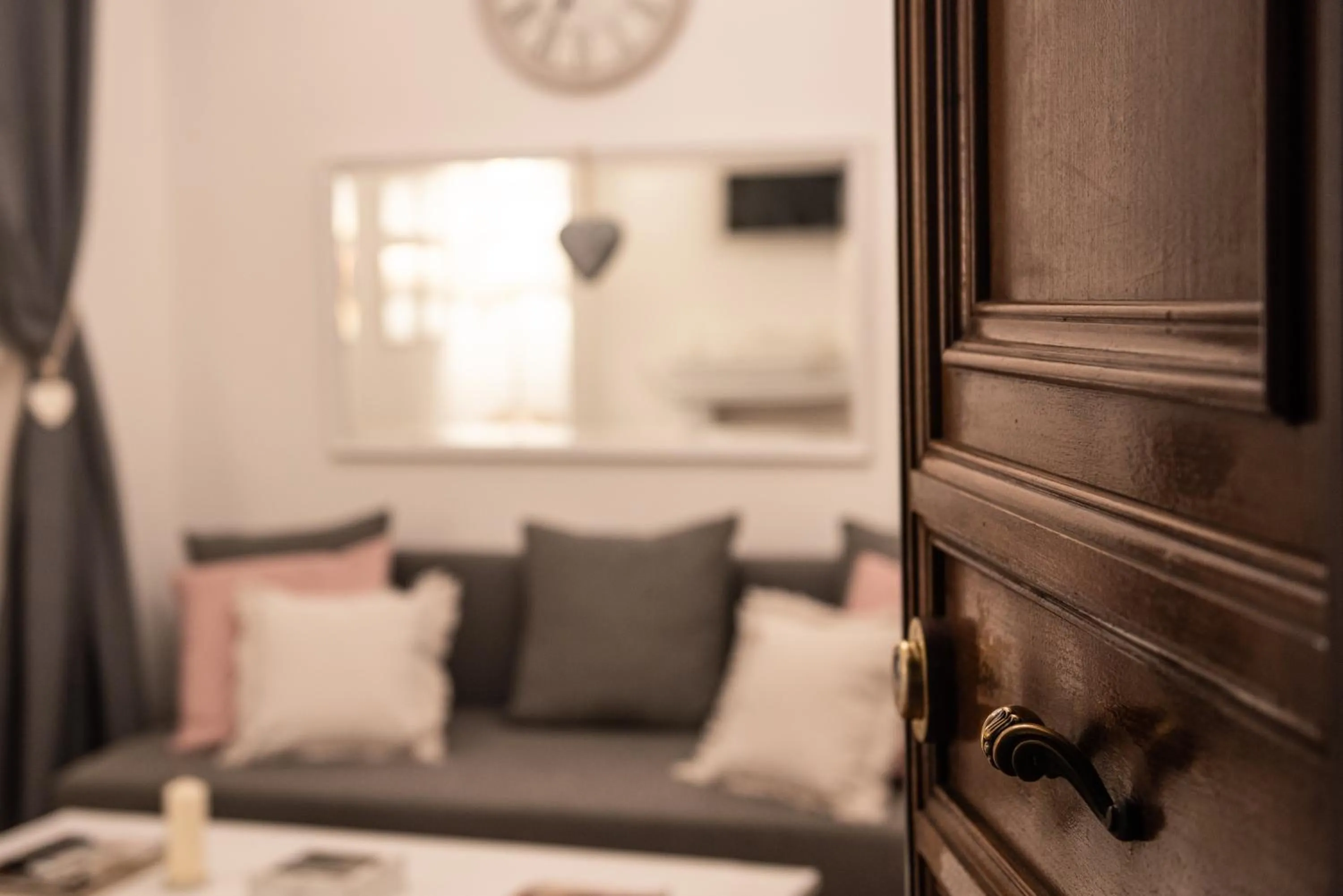 Decorative detail in Sweet Arco Farnese