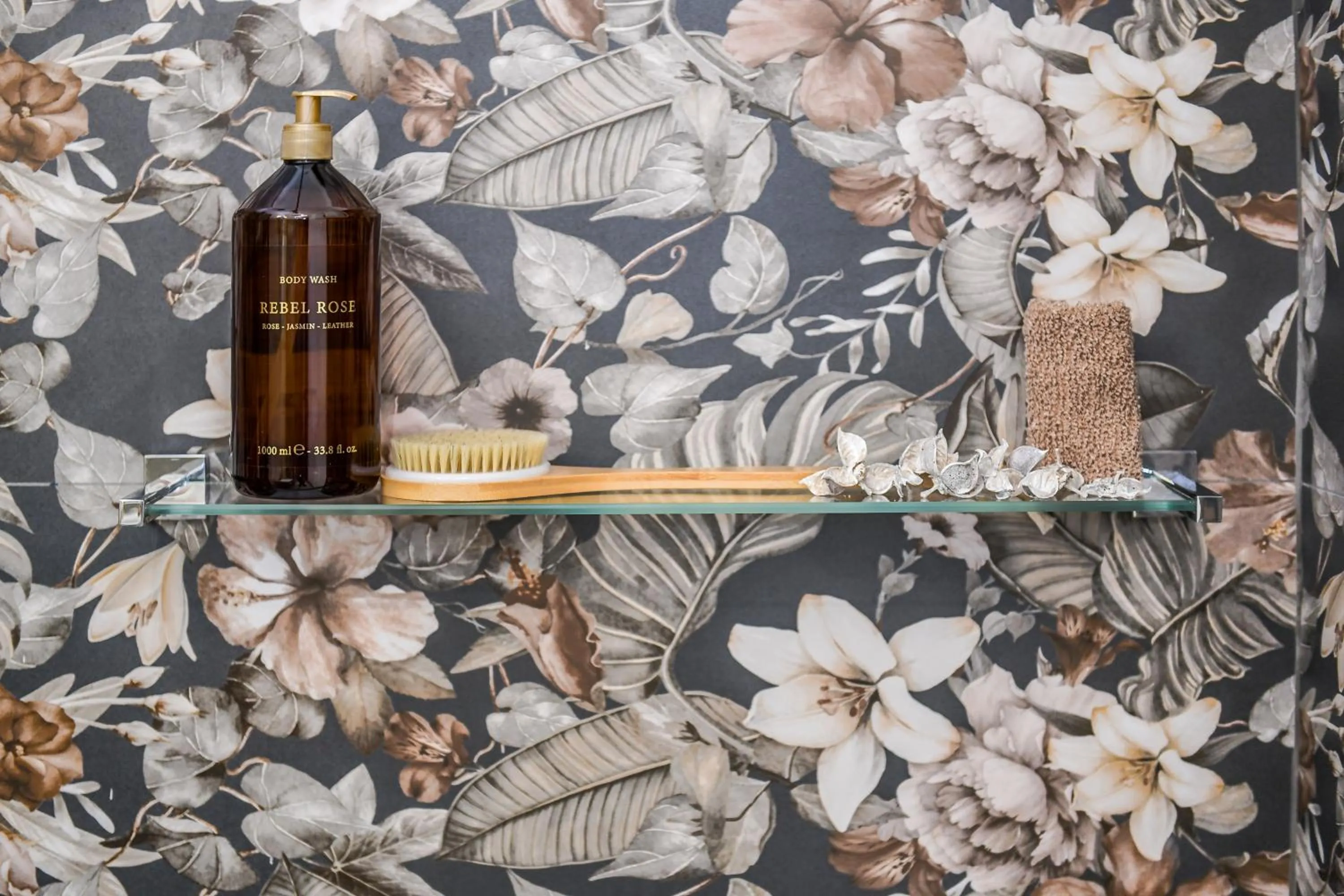 Bathroom in Sweet Arco Farnese