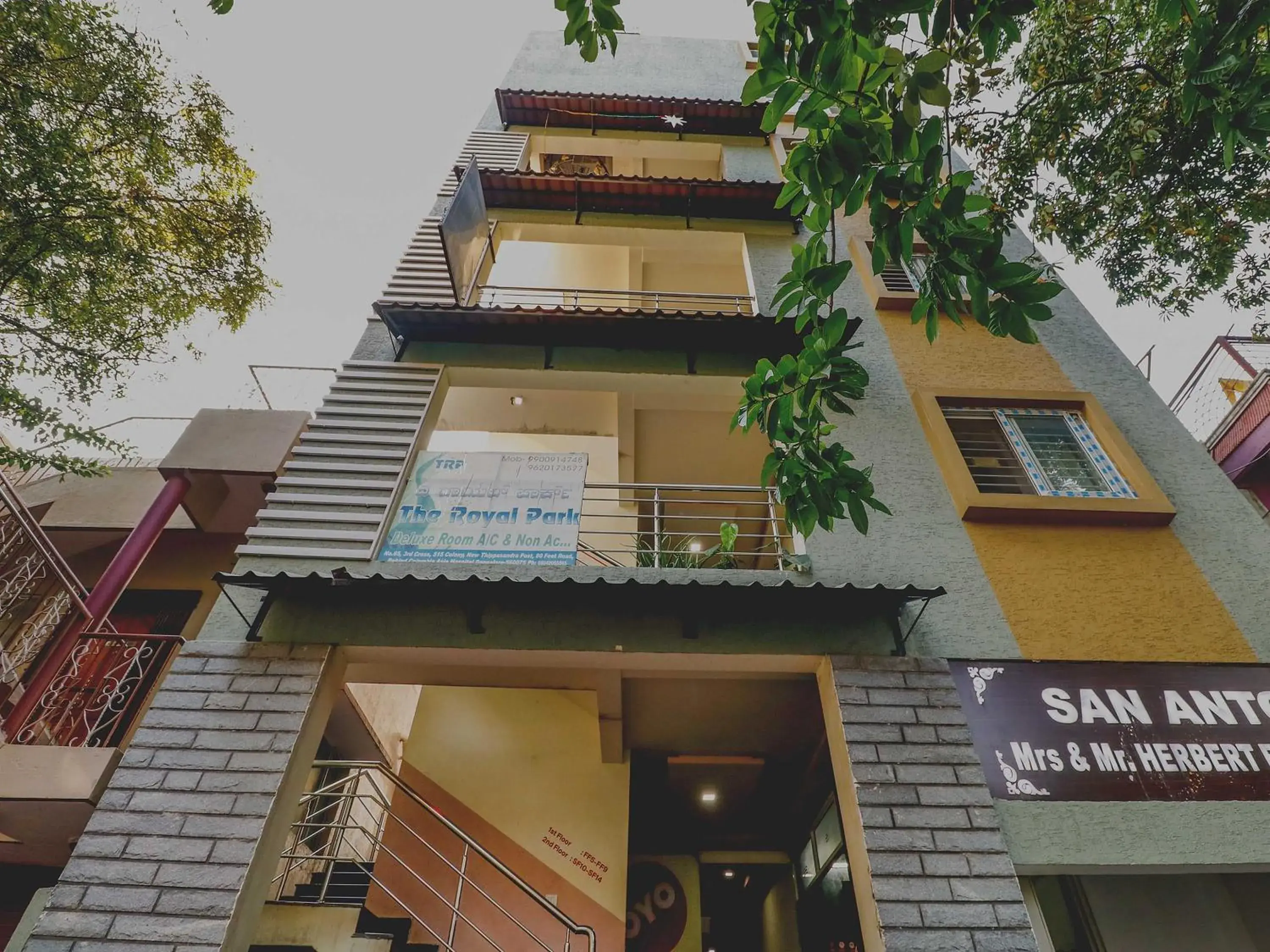 Facade/entrance in Hotel O The Royal Park Facade/entrance in Hotel O The Royal Park