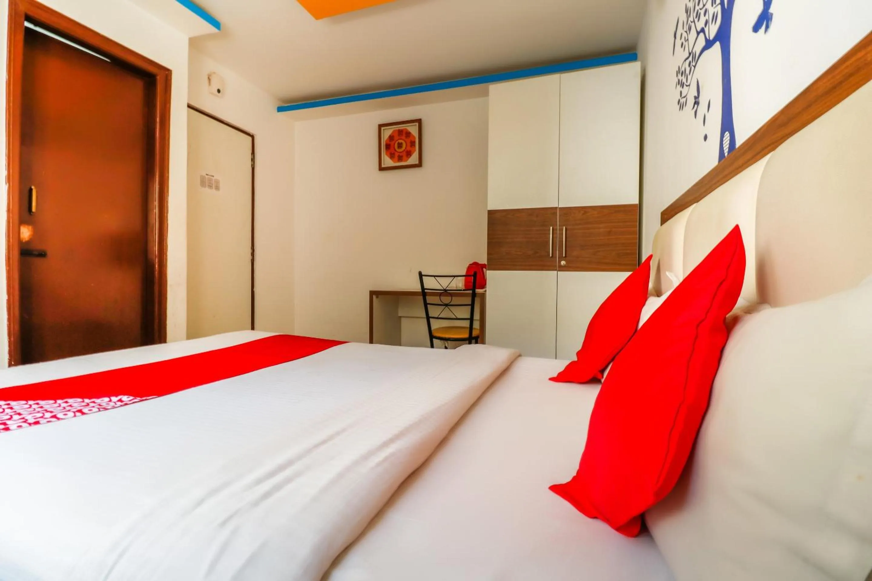 Bedroom, Bed in Hotel O The Royal Park