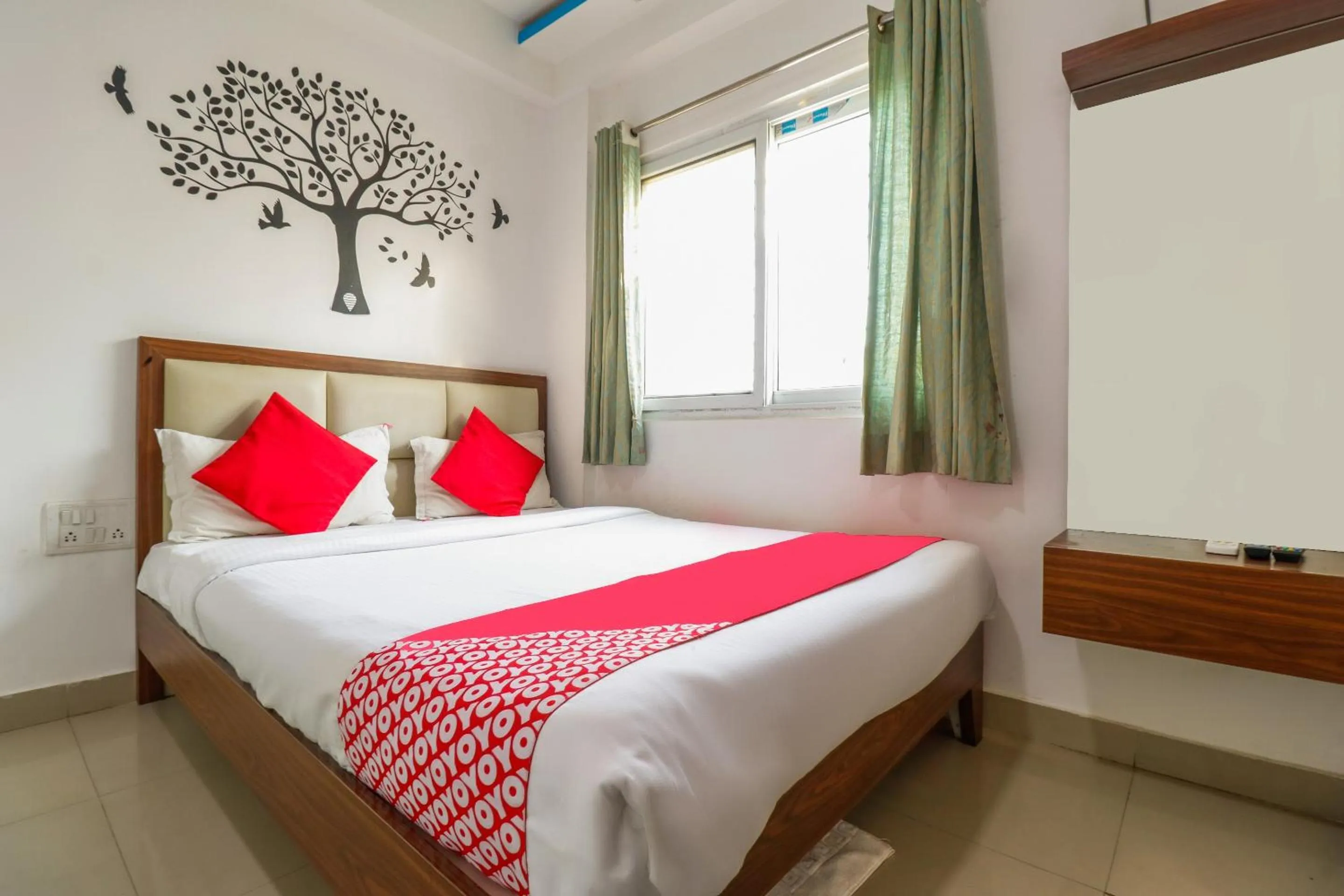 Bedroom, Bed in Hotel O The Royal Park