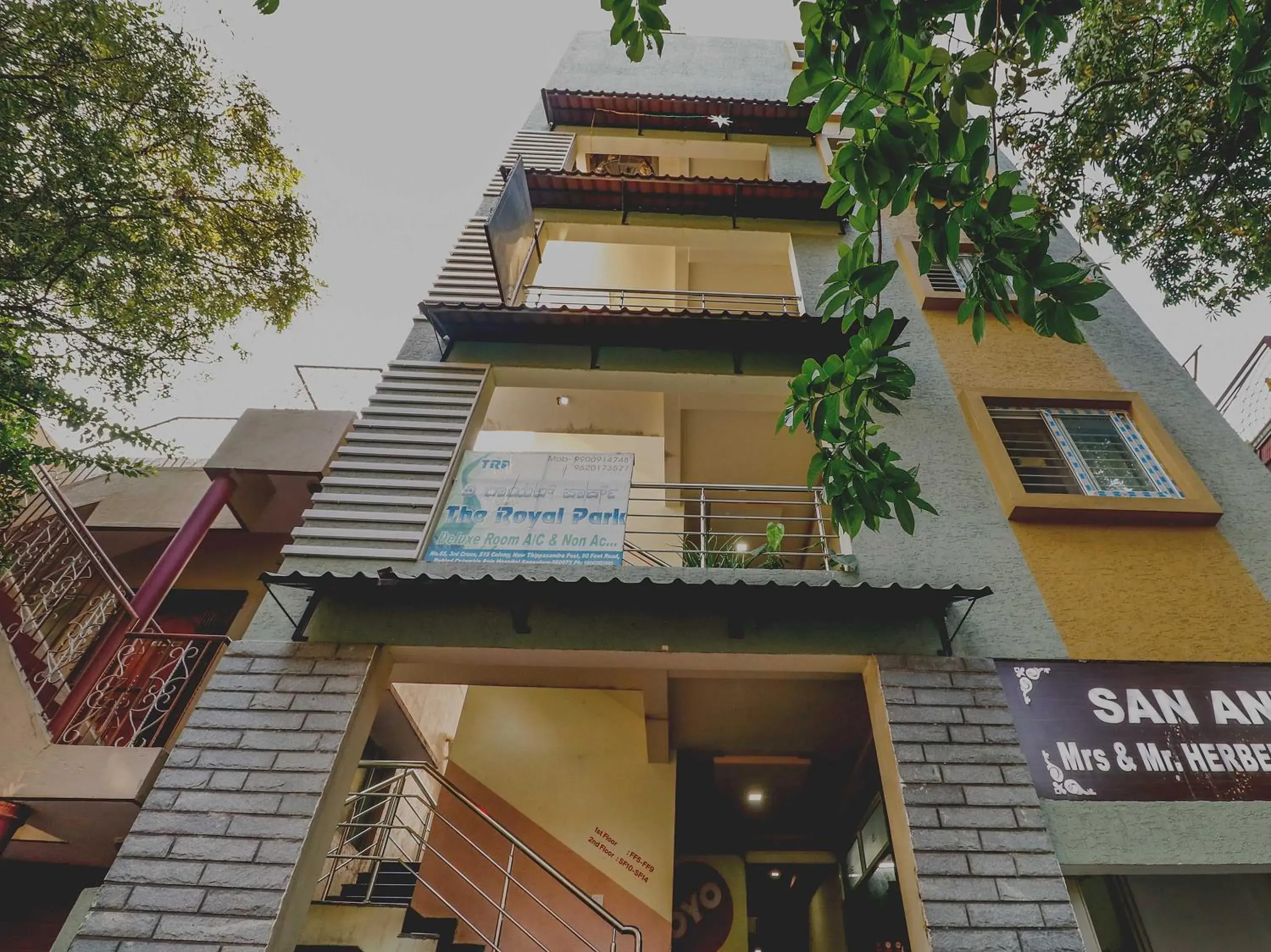 Facade/entrance in Hotel O The Royal Park Facade/entrance in Hotel O The Royal Park