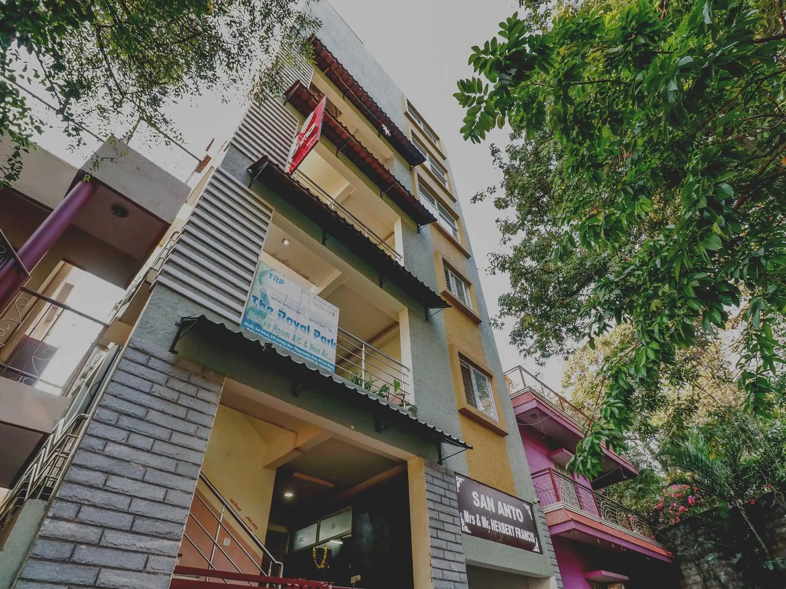 Facade/entrance in Hotel O The Royal Park Facade/entrance in Hotel O The Royal Park