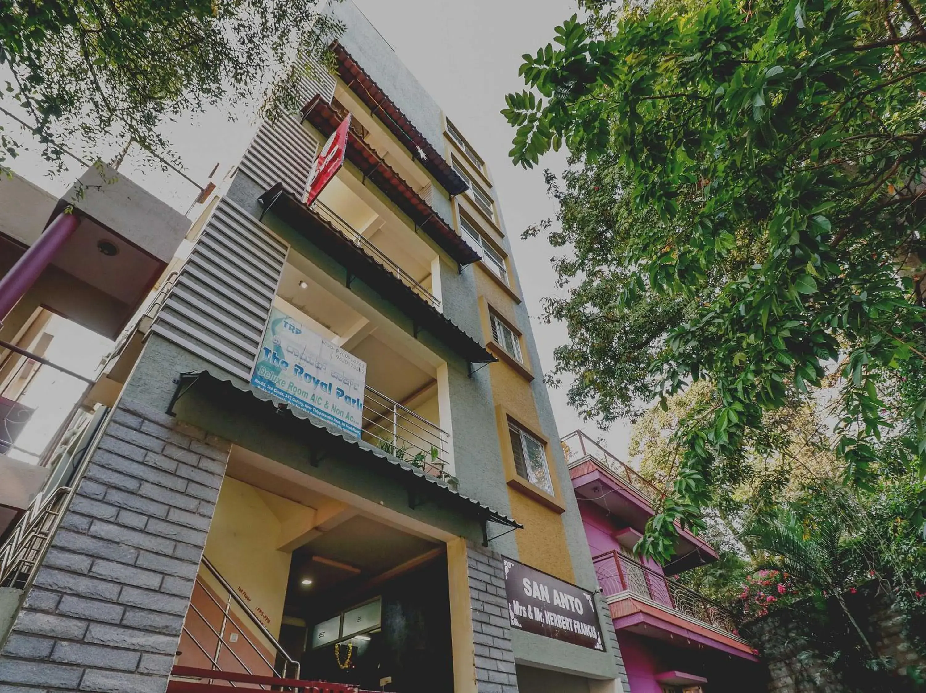 Facade/entrance in Hotel O The Royal Park Facade/entrance in Hotel O The Royal Park