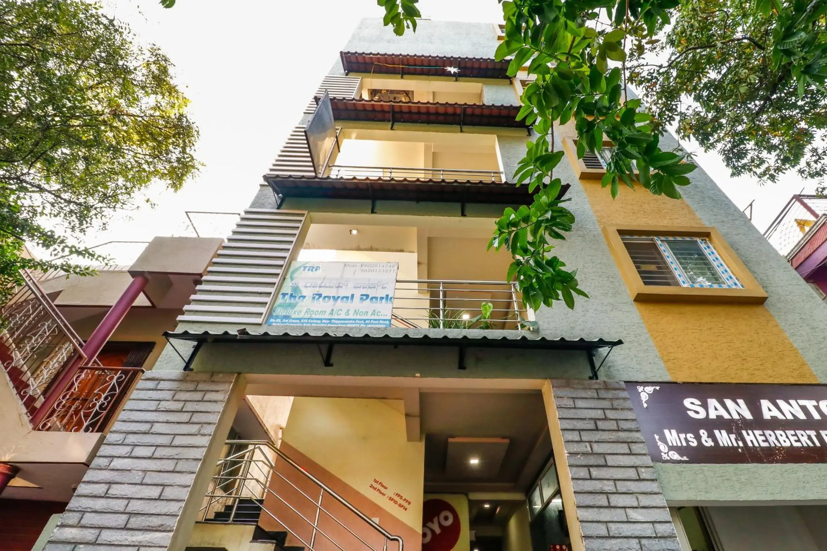 Facade/entrance in Hotel O The Royal Park Facade/entrance in Hotel O The Royal Park