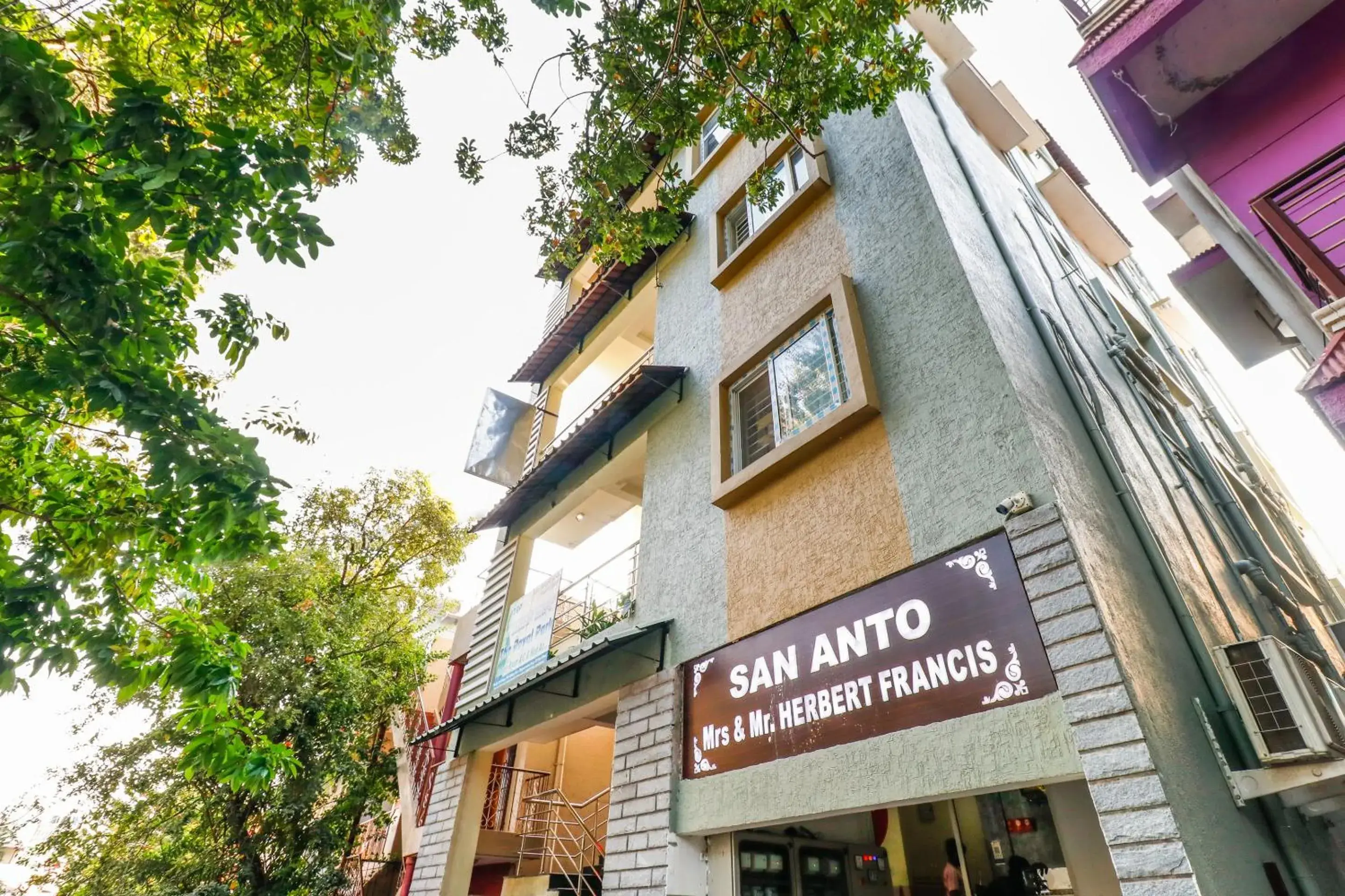 Facade/entrance in Hotel O The Royal Park Facade/entrance in Hotel O The Royal Park