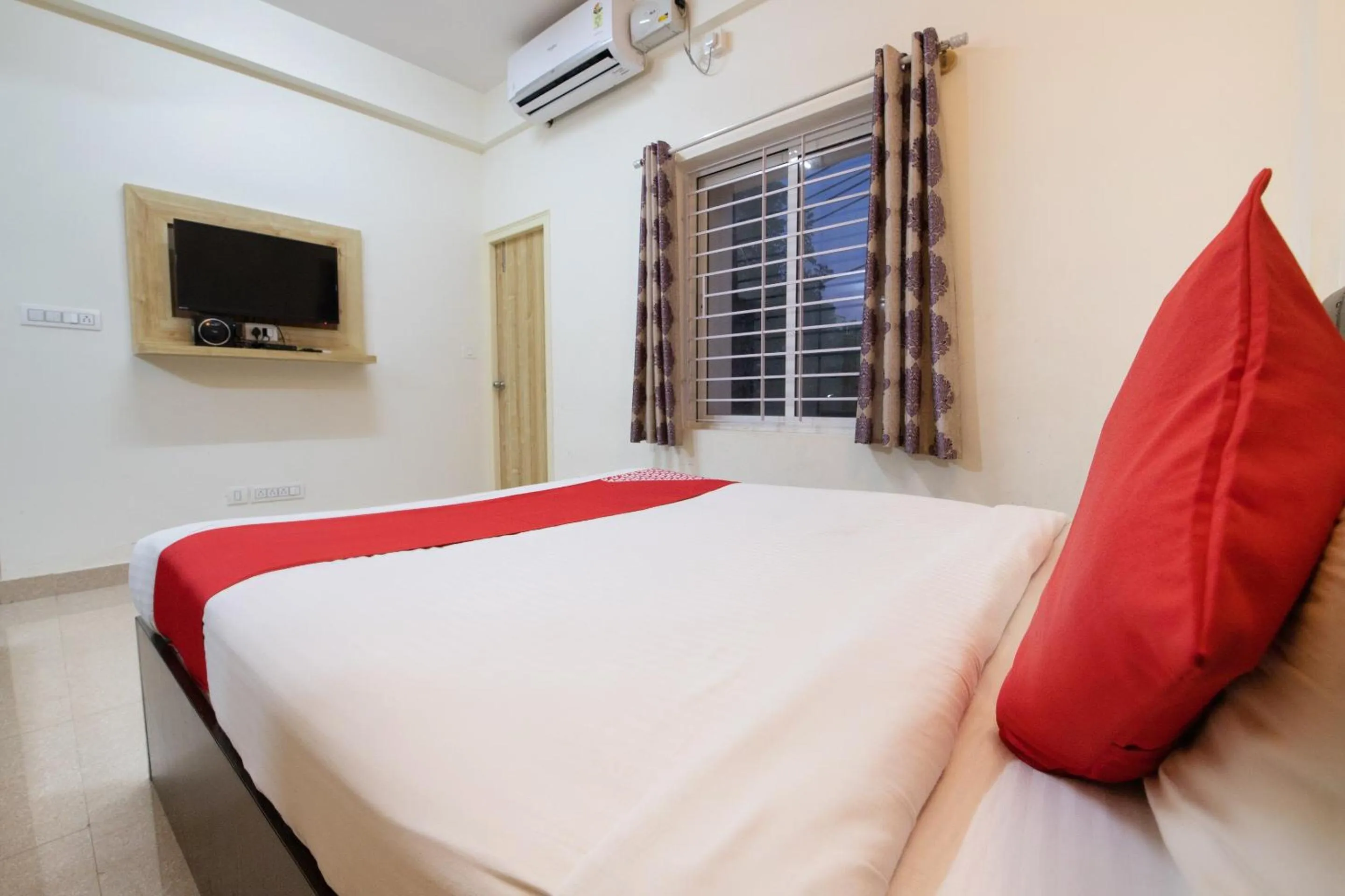 Bedroom, Bed in Hotel O Sagar Comforts