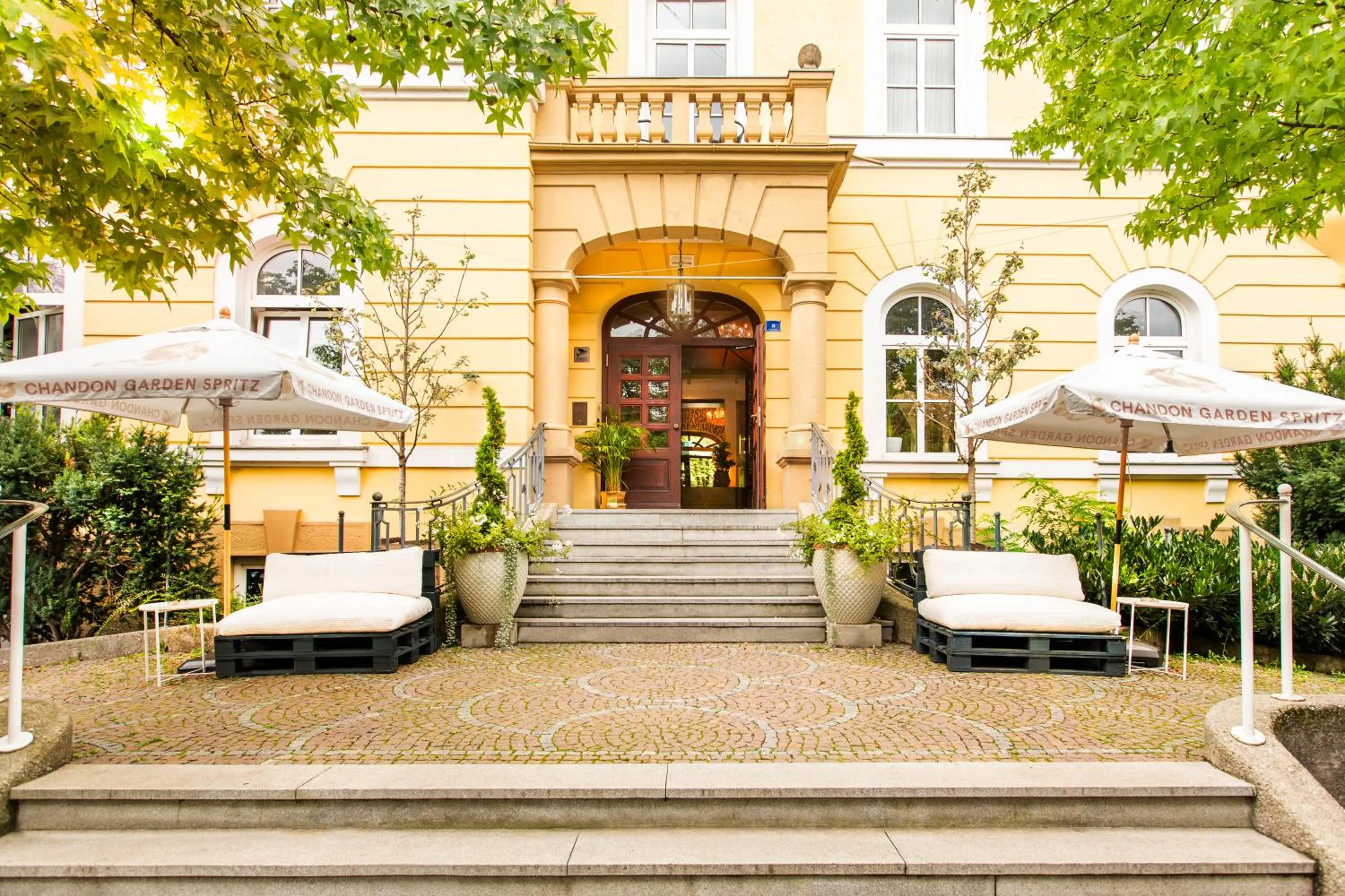 Property building in Boutique Hotel Krone München
